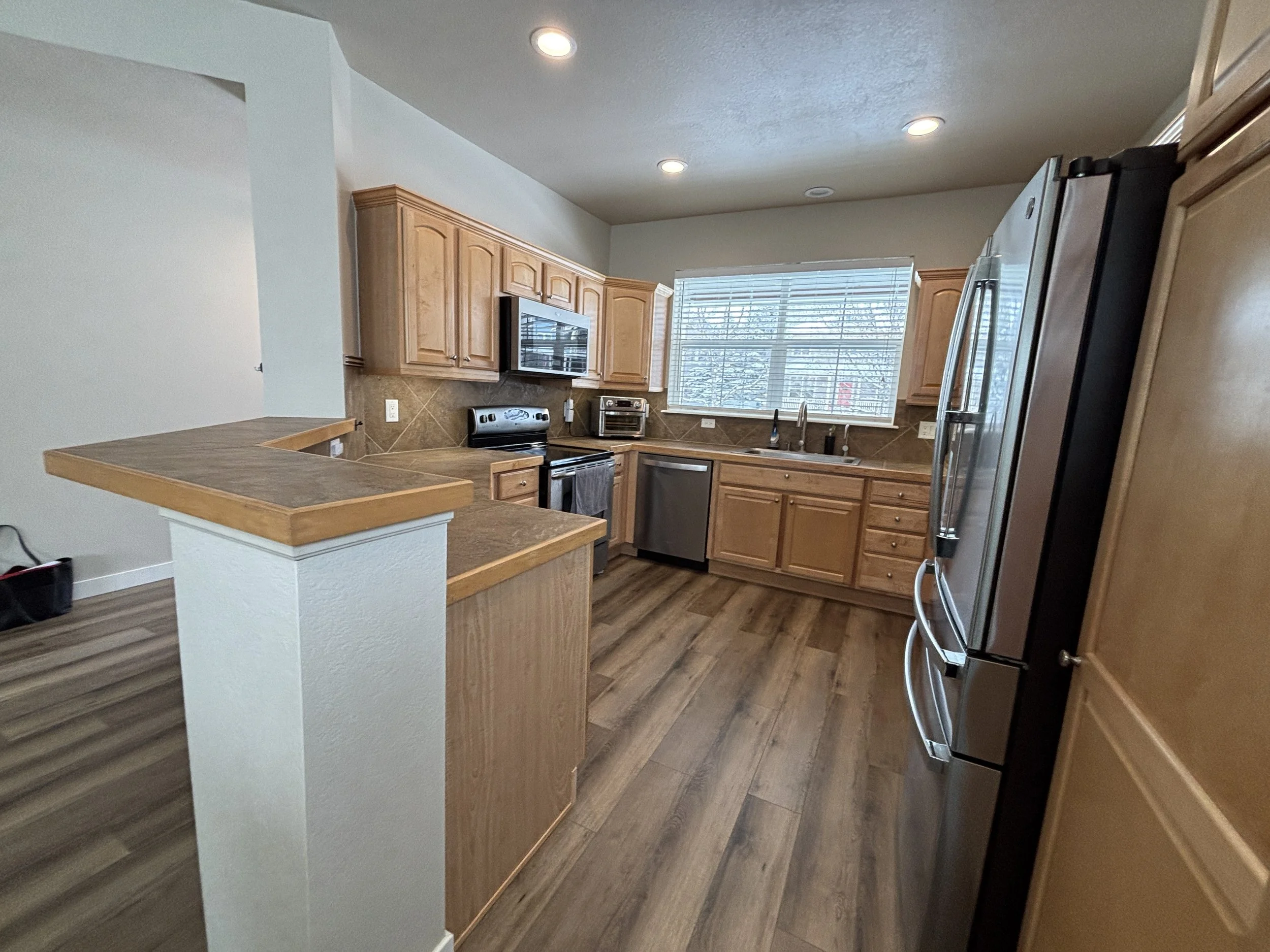 03 Kitchen 02.JPG