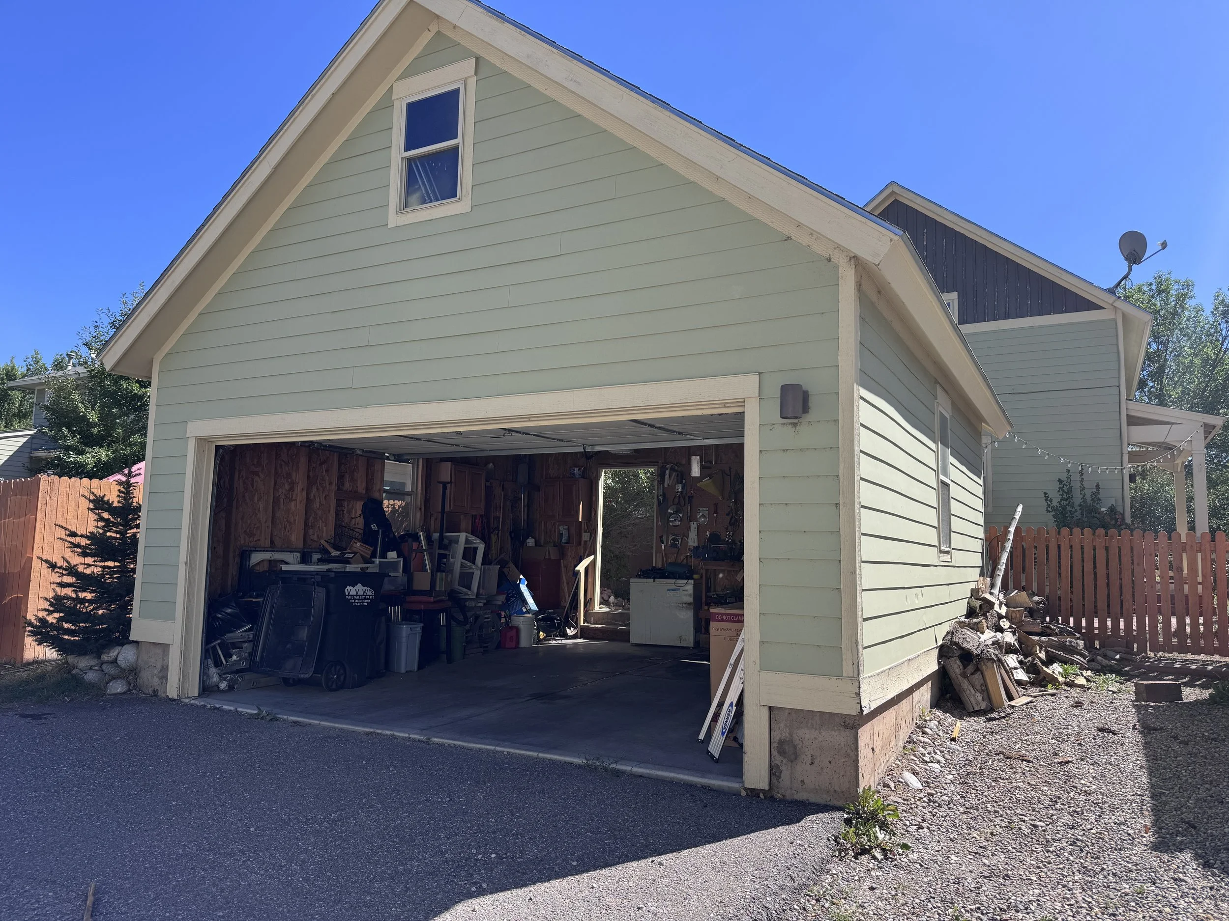 14 Garage 01.jpg