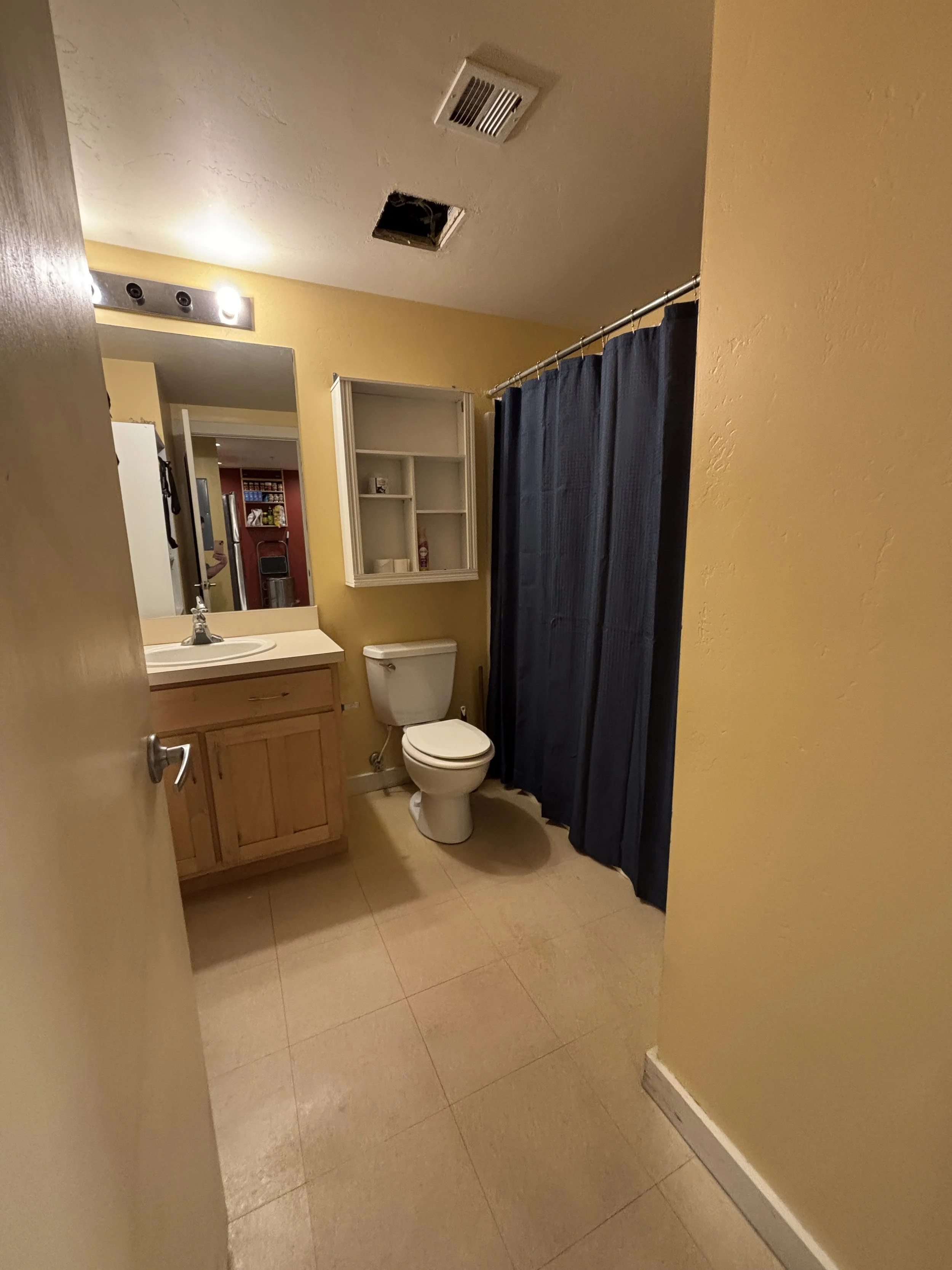 05 Bath 01.JPG