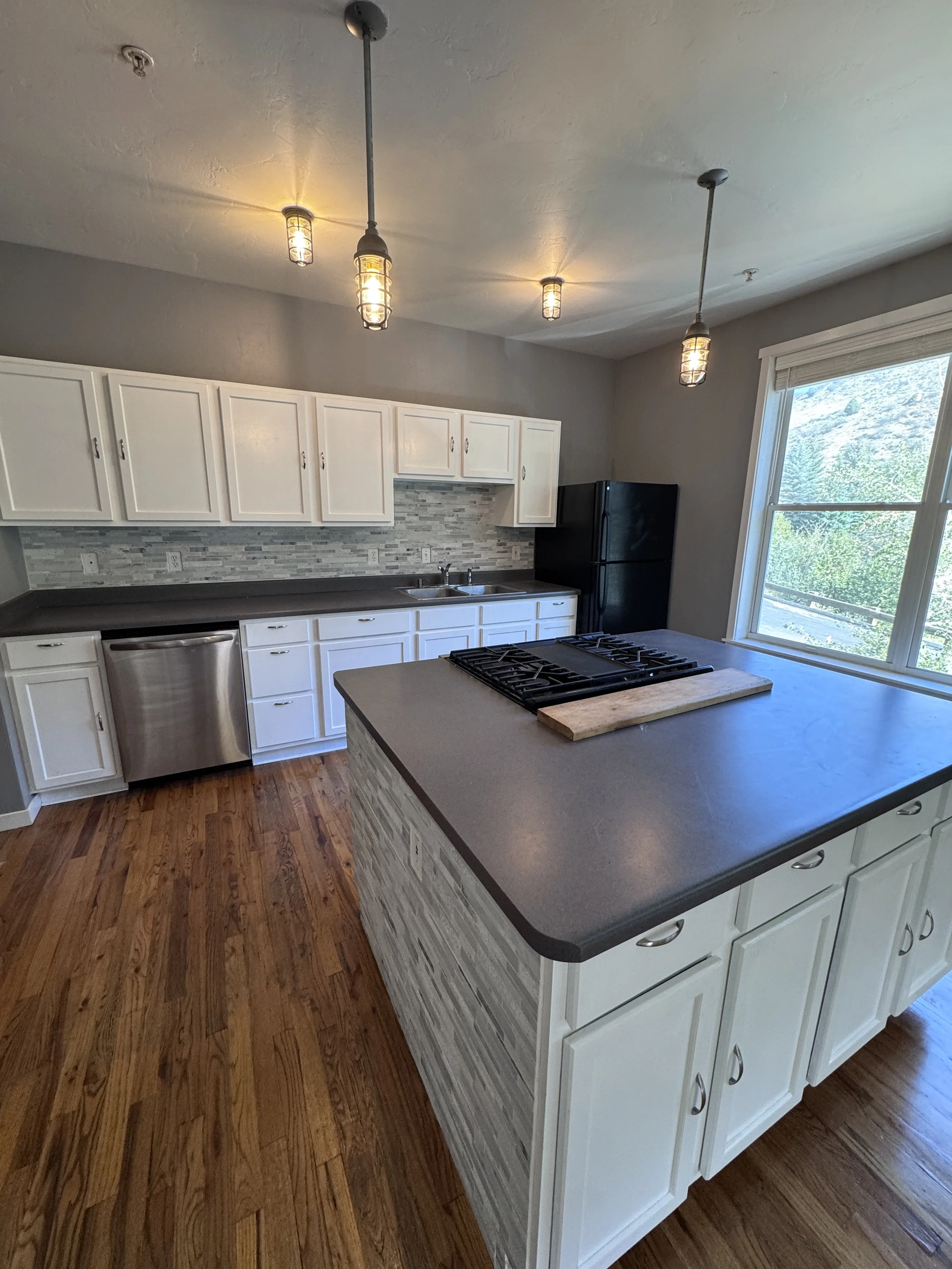 03 Kitchen 01.jpg