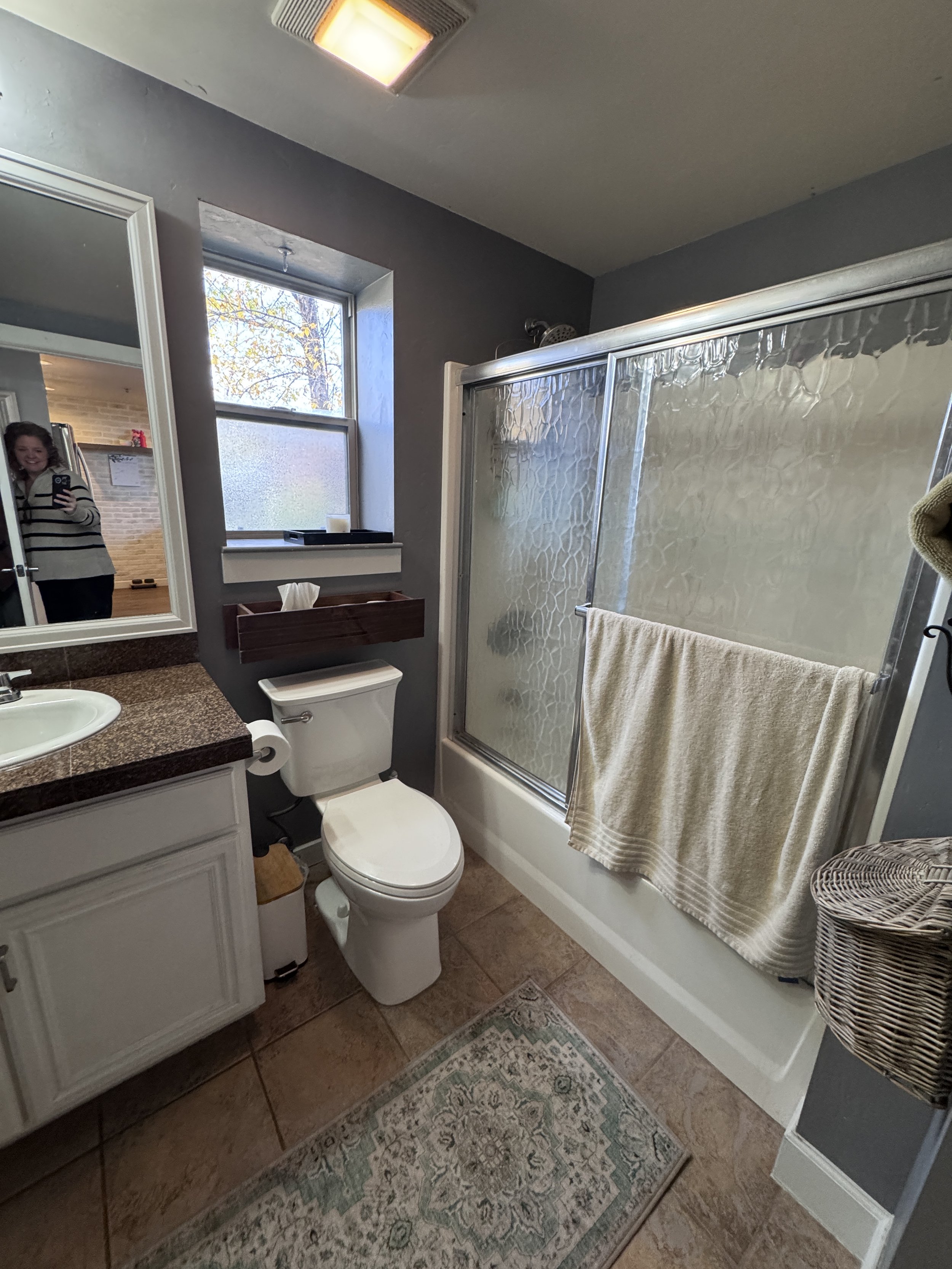 06 Bathroom 02.JPG