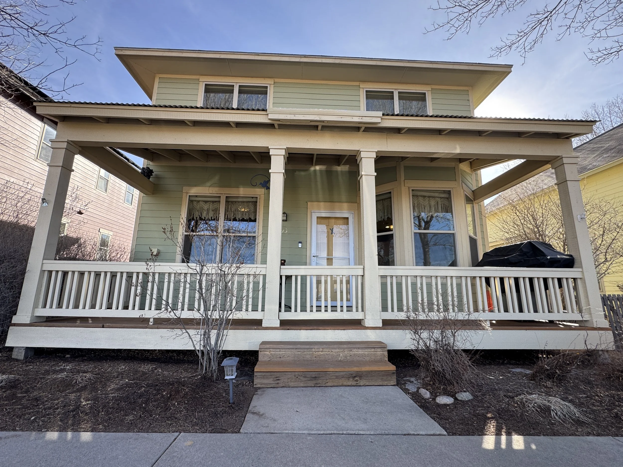 01 Exterior Front 02.JPG