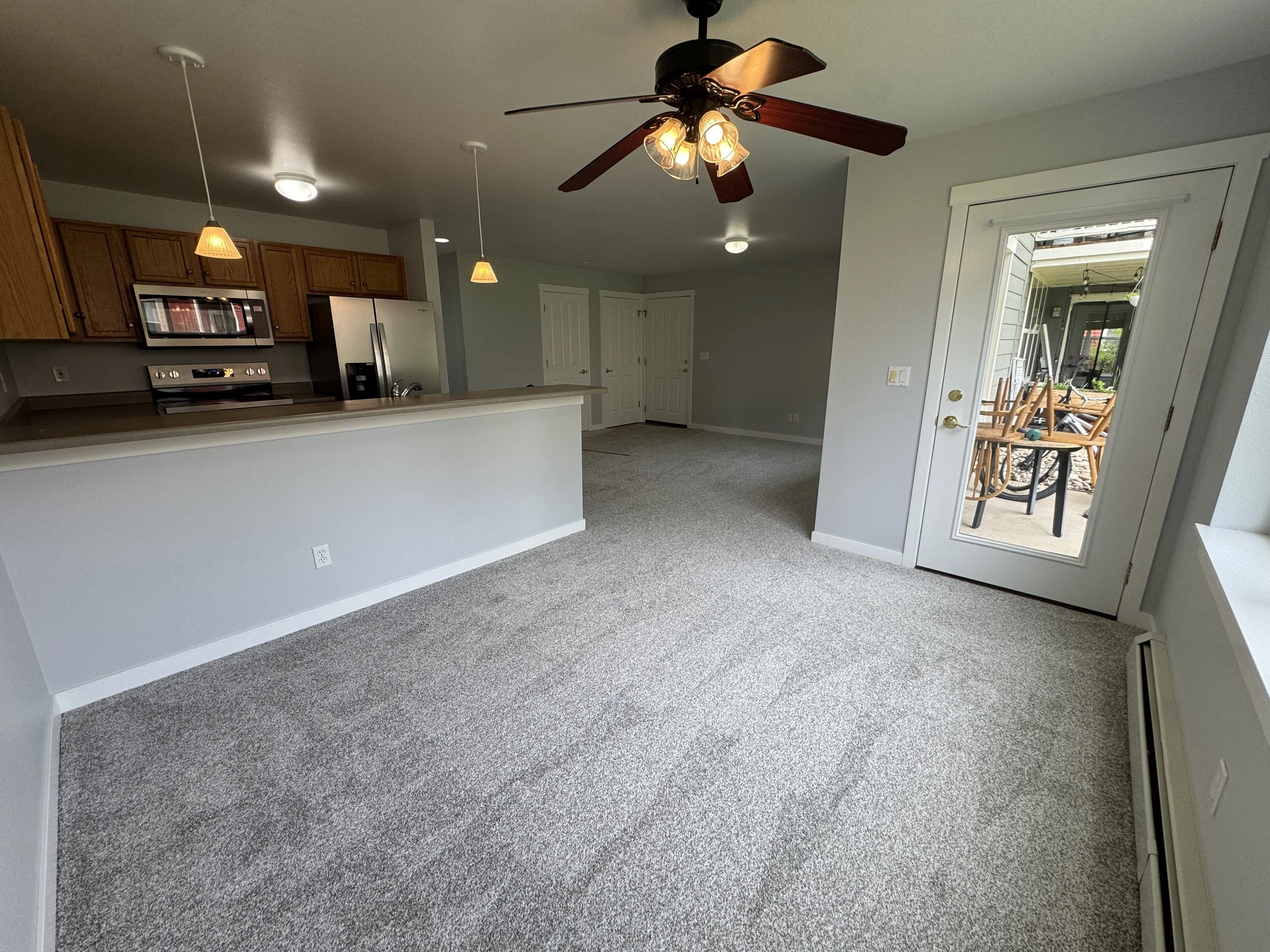 04 Dining Room 02.JPG