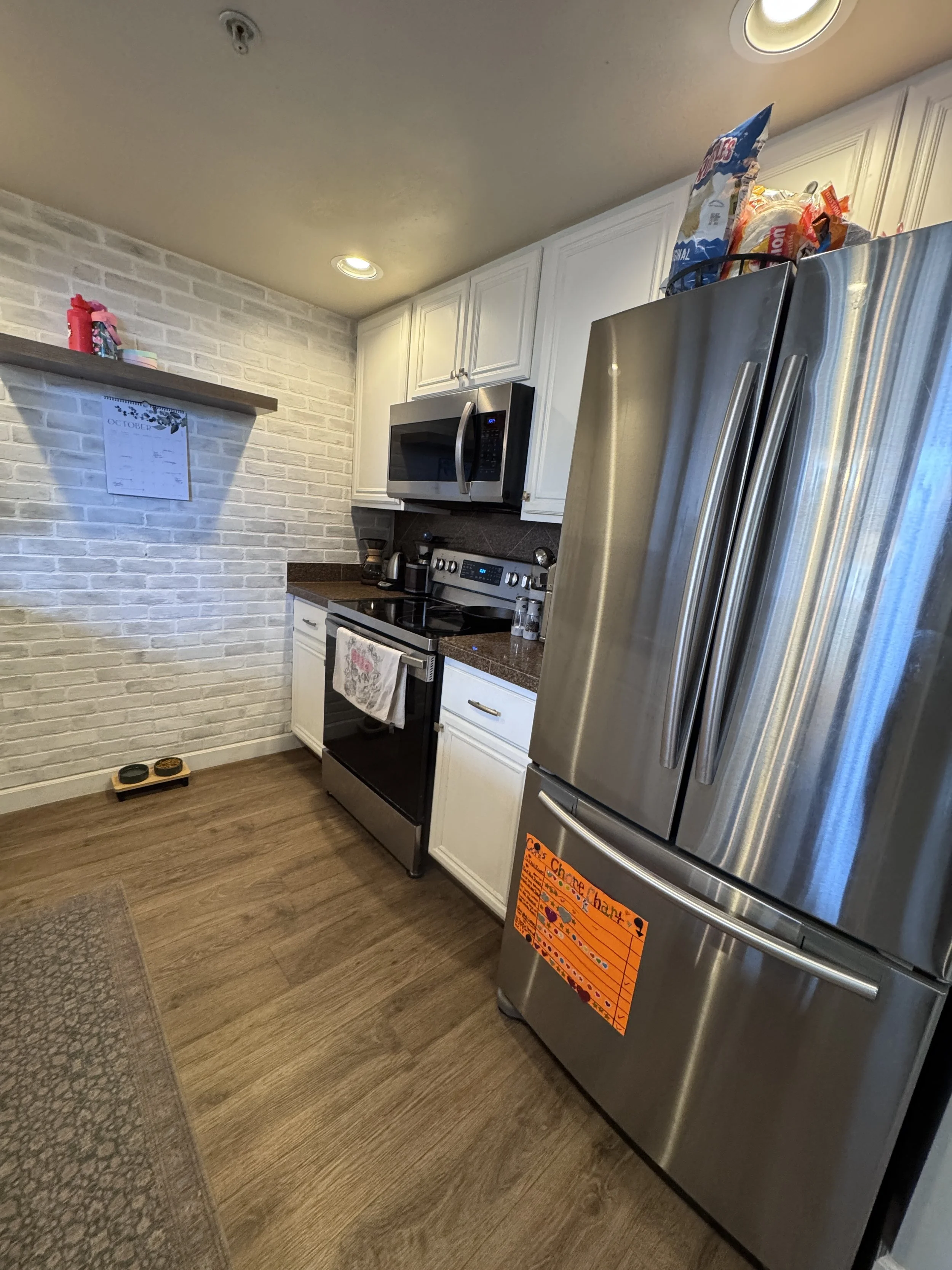 04 Kitchen 03.JPG