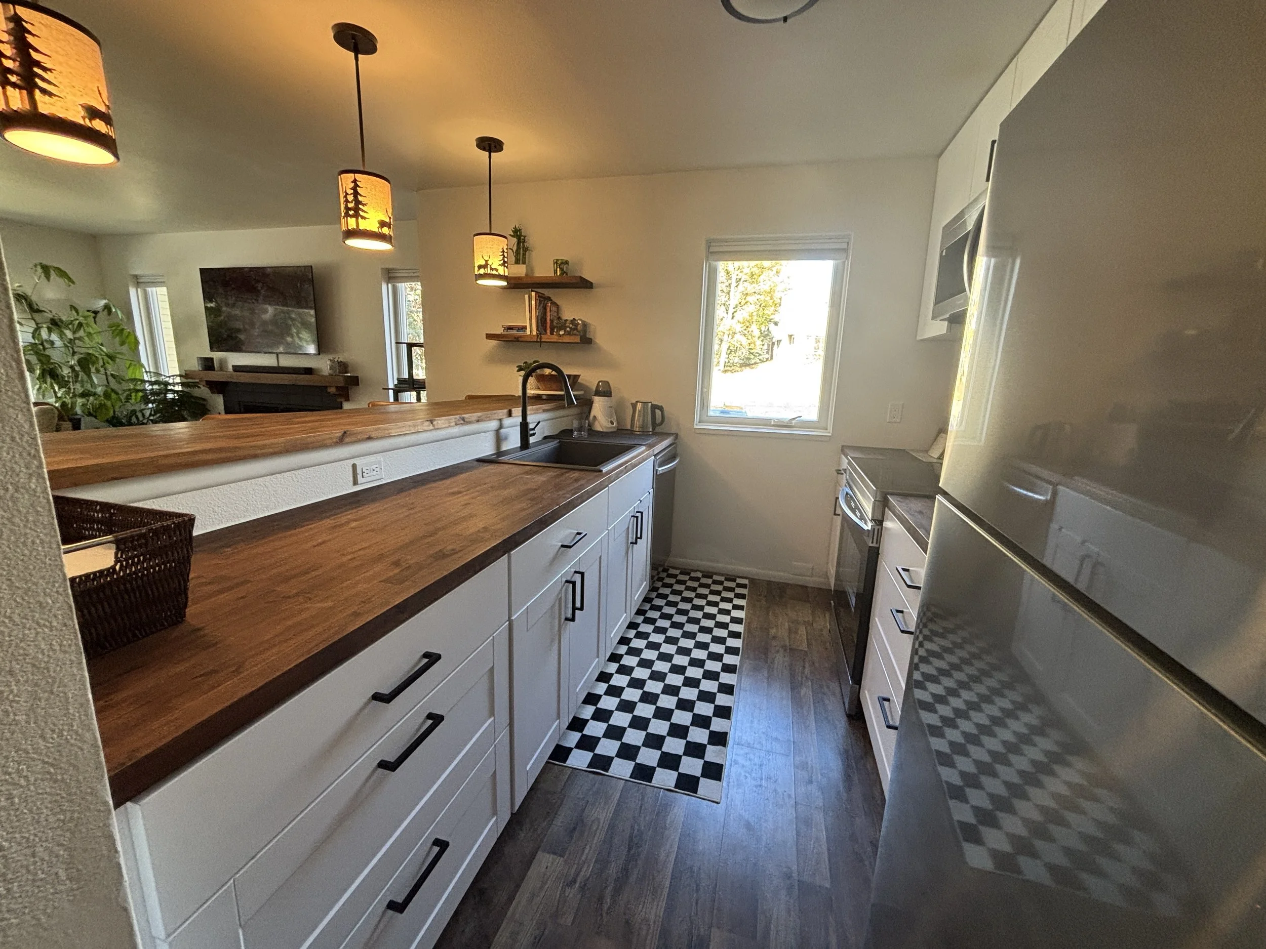 03 Kitchen 02.jpg