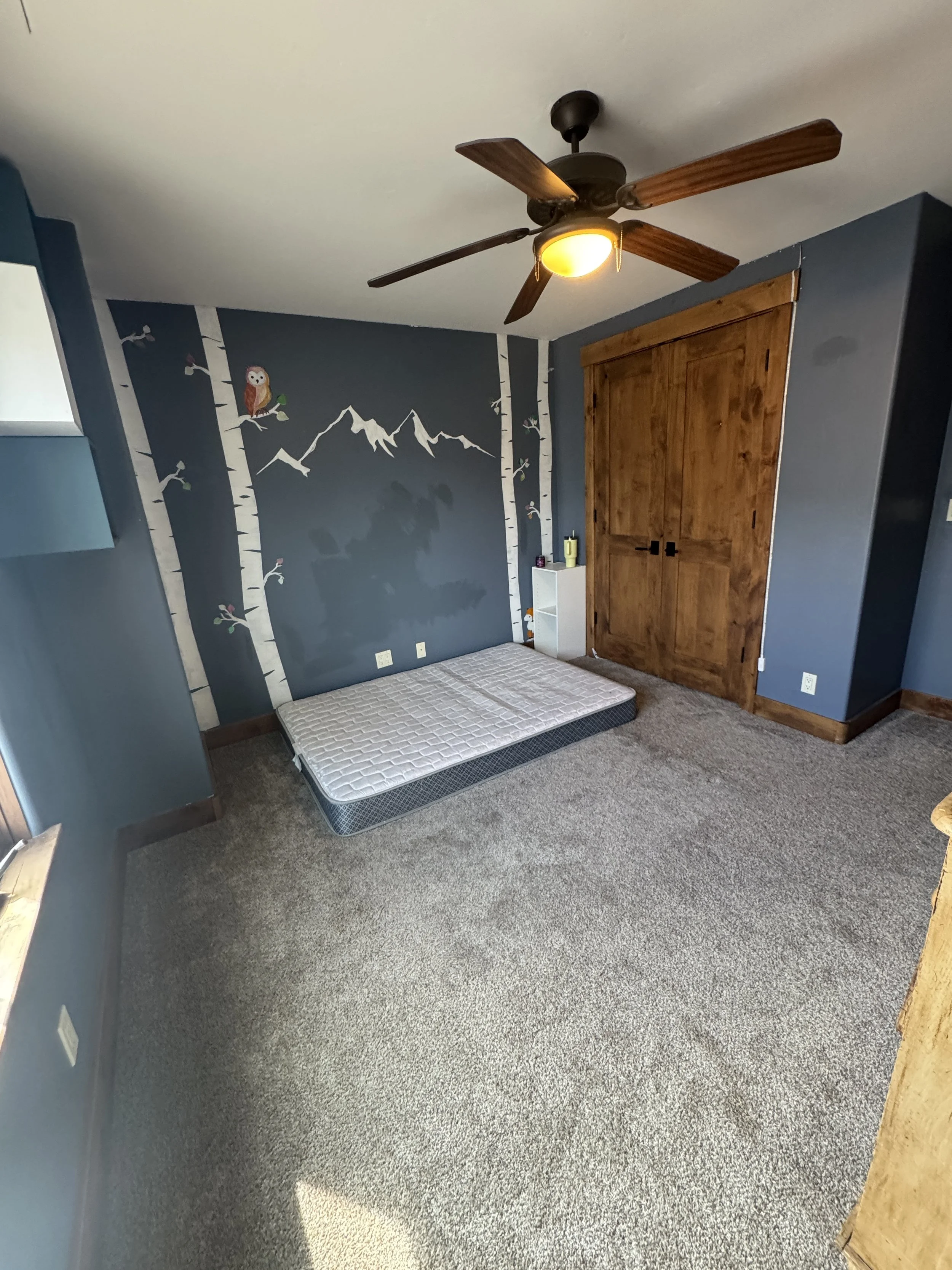 09 Bed One 01.JPG
