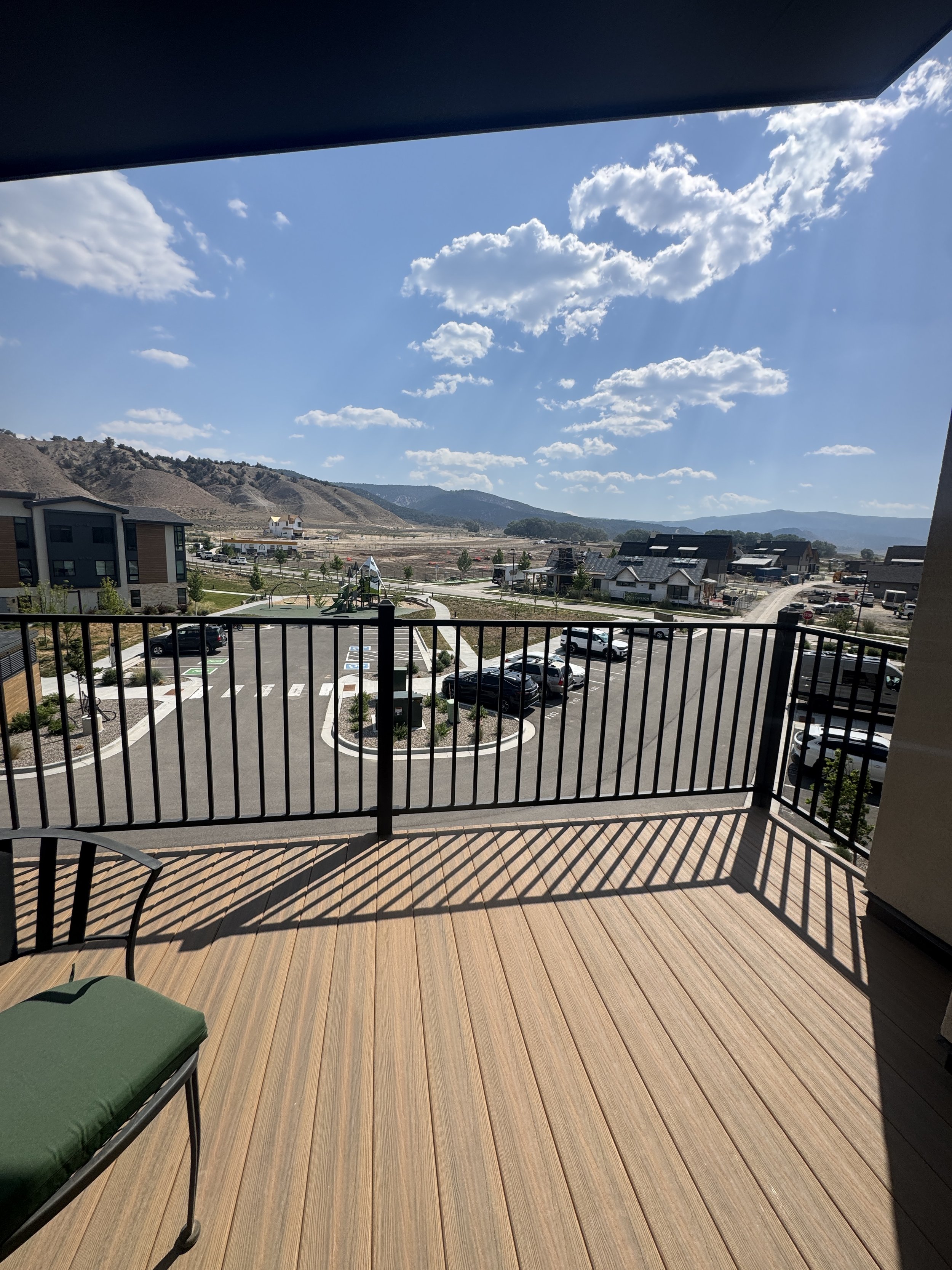 08 Balcony 02.JPG