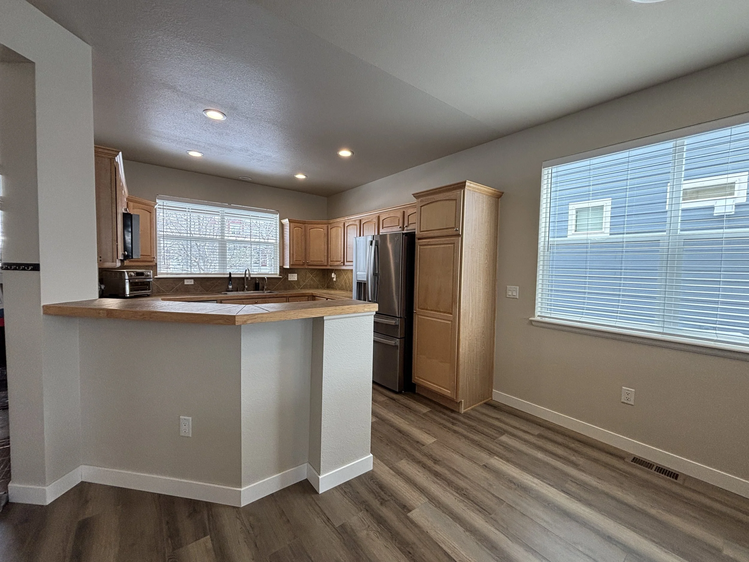 03 Kitchen 01.JPG