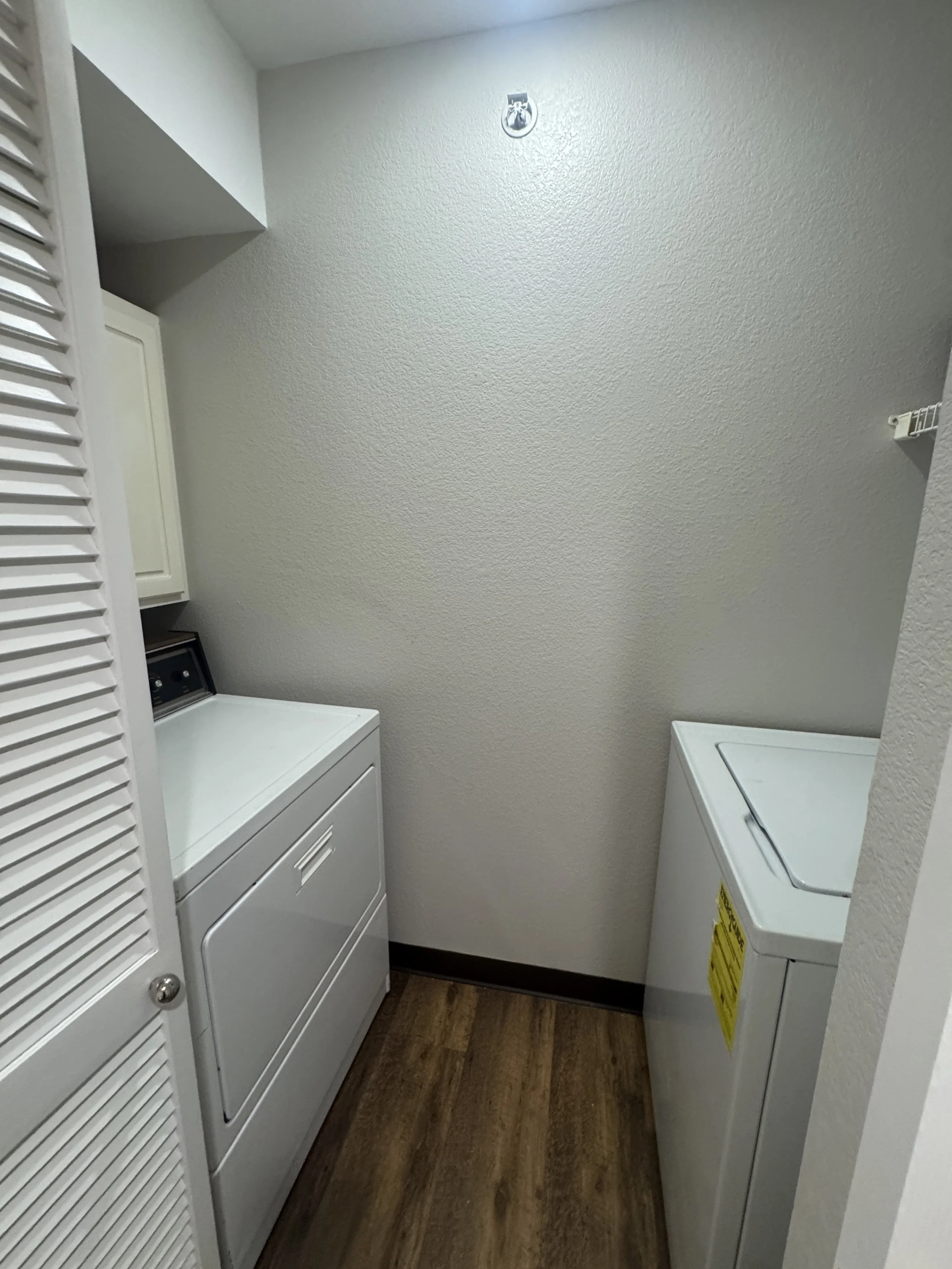 09 Laundry 01.JPG