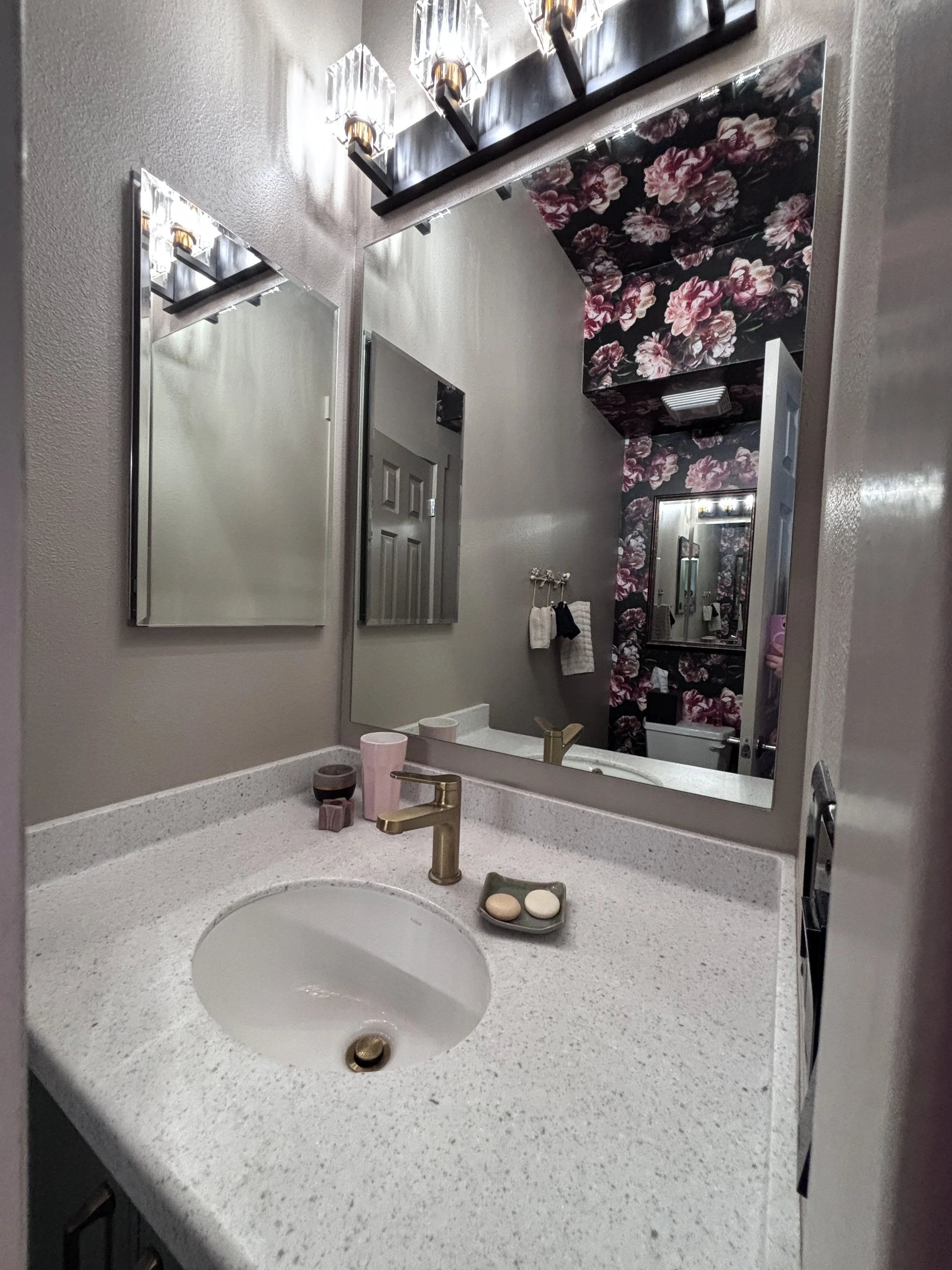 09 Half Bath 01.jpg