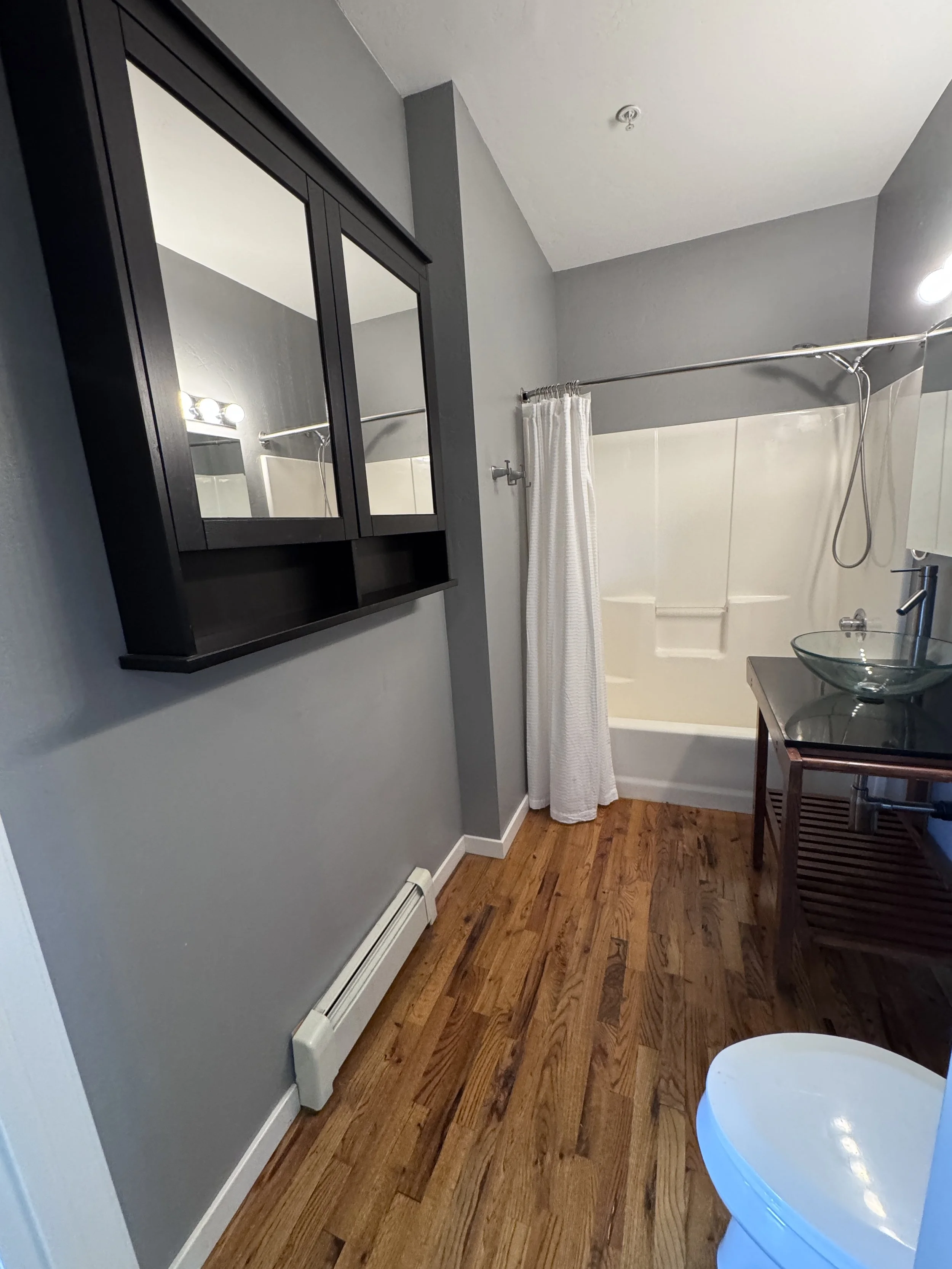 05 Bath One 02.jpg