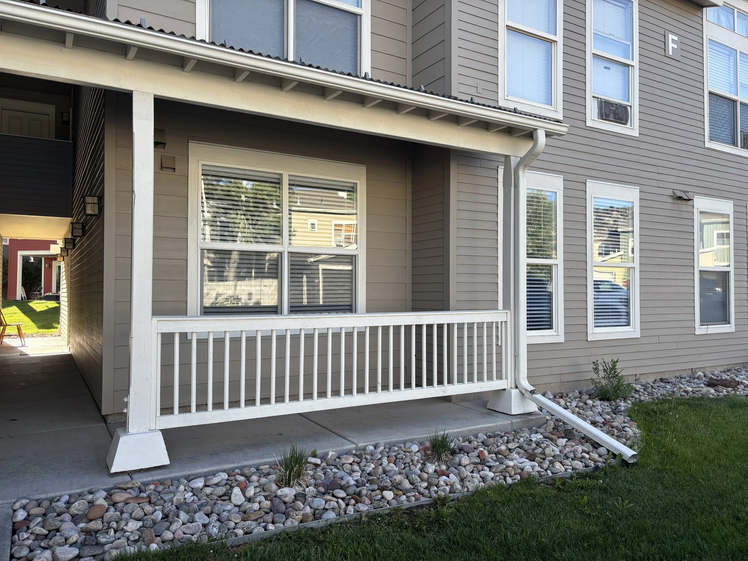01 Exterior Front 01.JPG