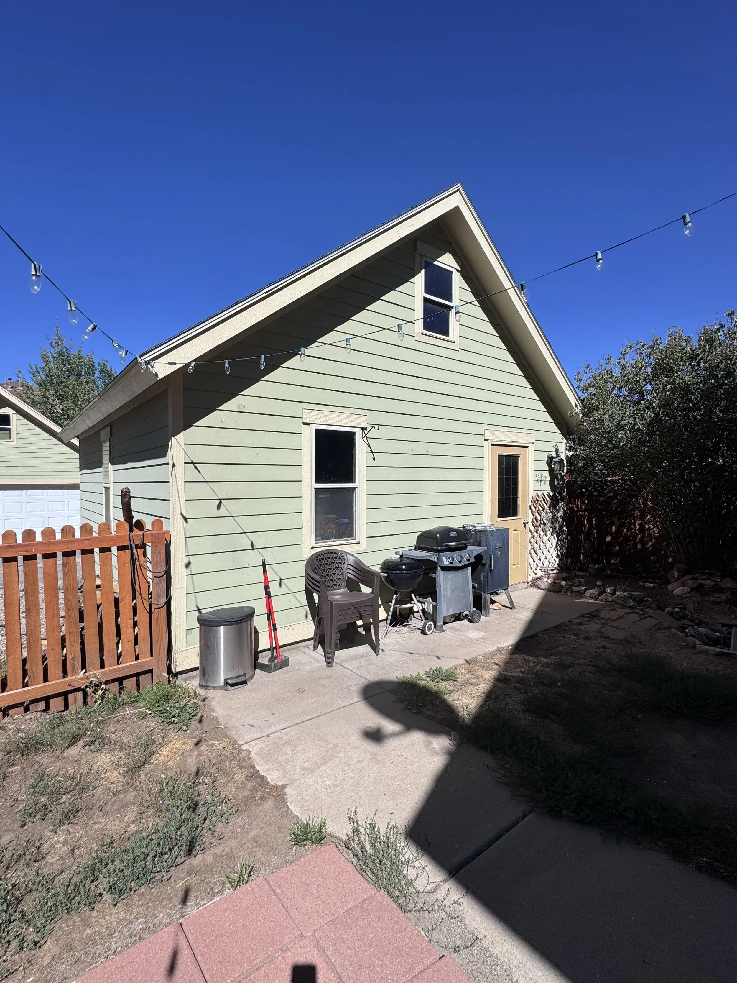 14 Exterior Back 02.jpg