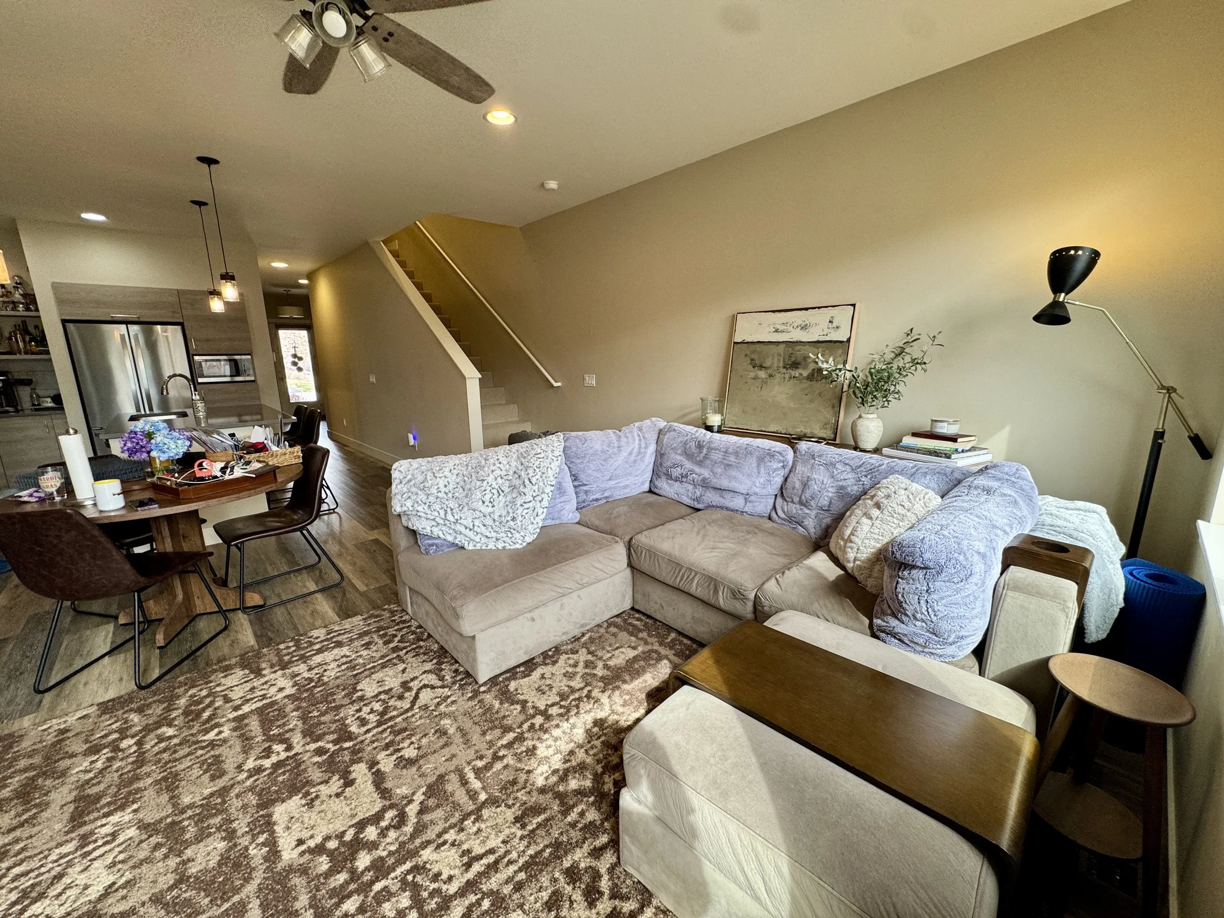 04 Living Room 02.jpg