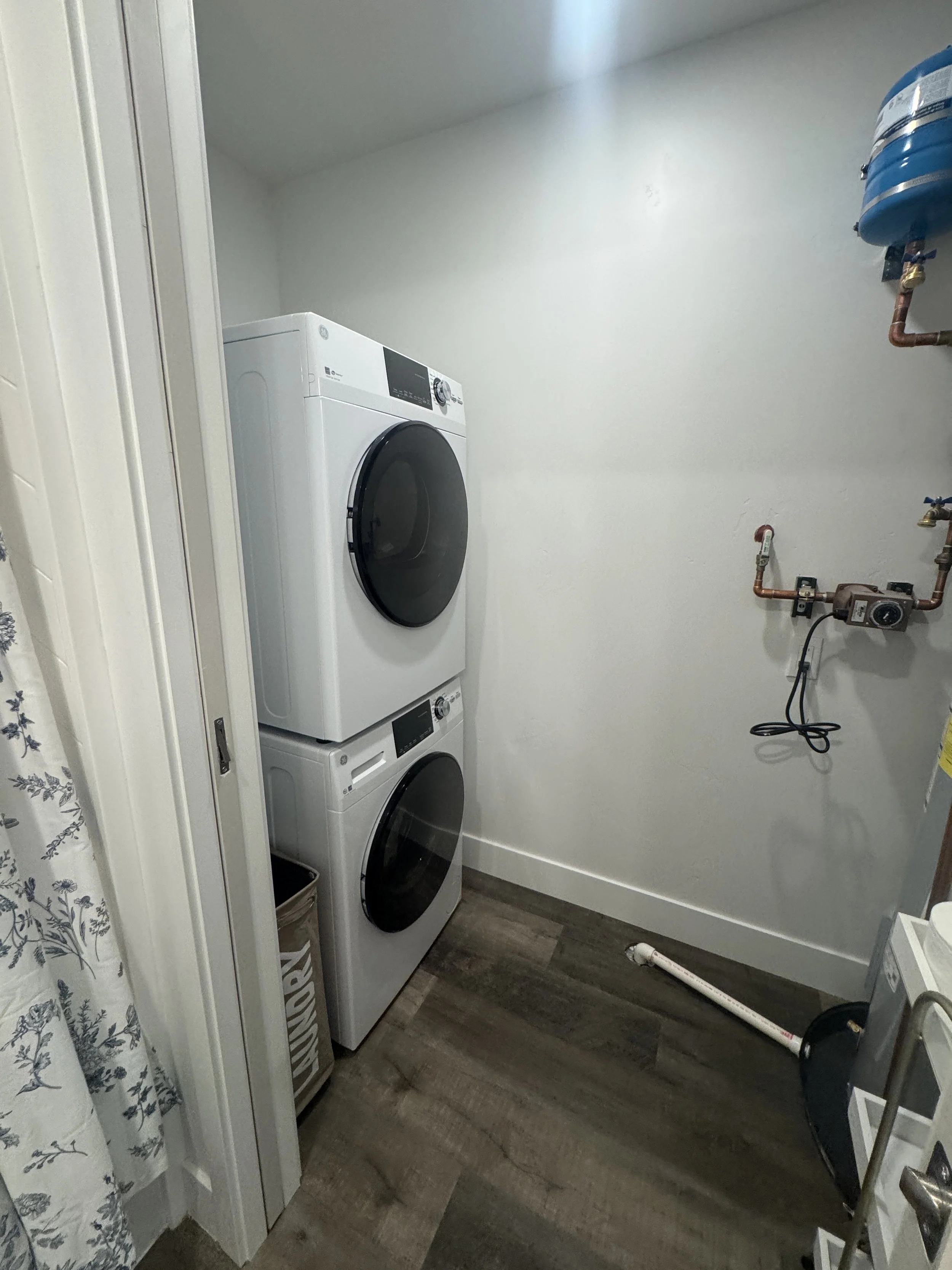 09 Laundry 01.JPG