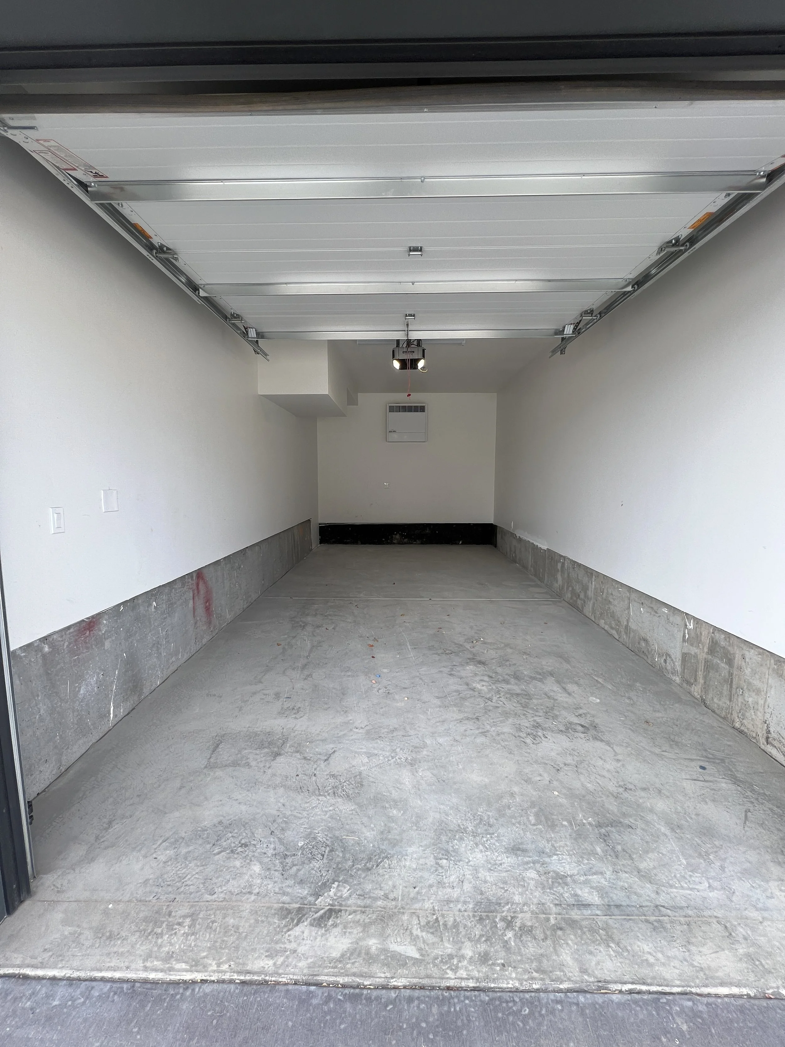 12 Garage.jpg
