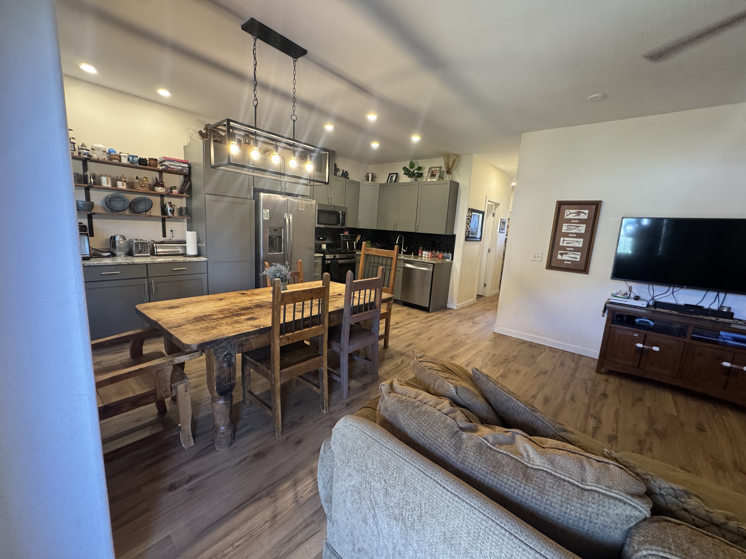 04 Kitchen 01.JPG