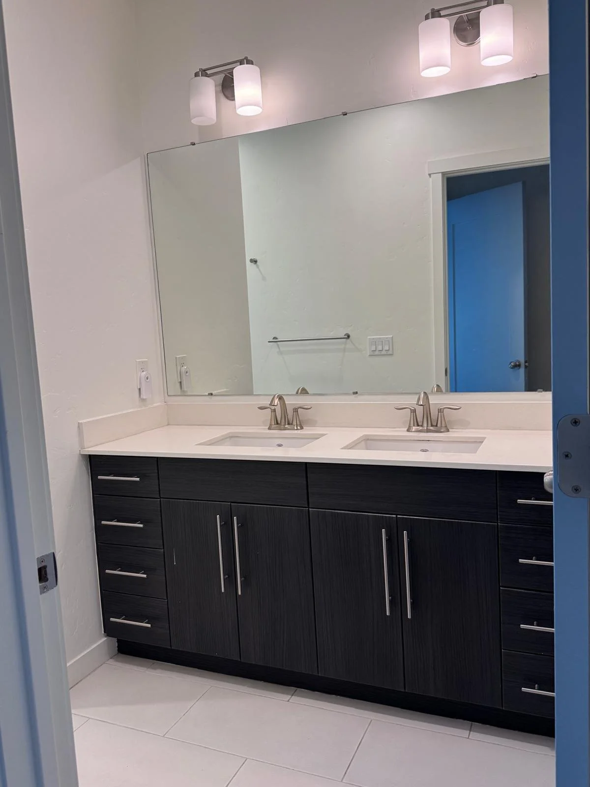 05 Bath 01.jpg