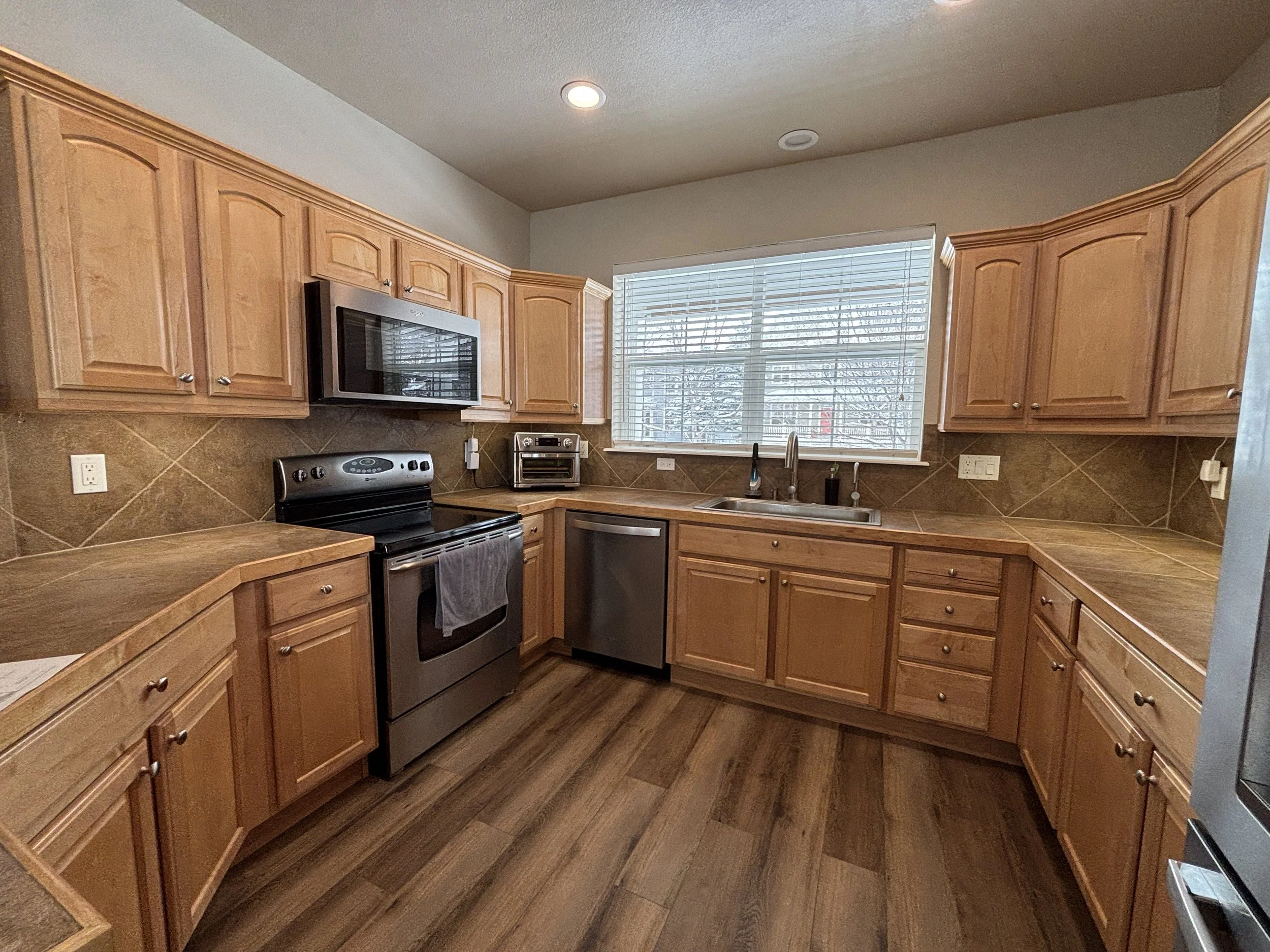 03 Kitchen 03.JPG