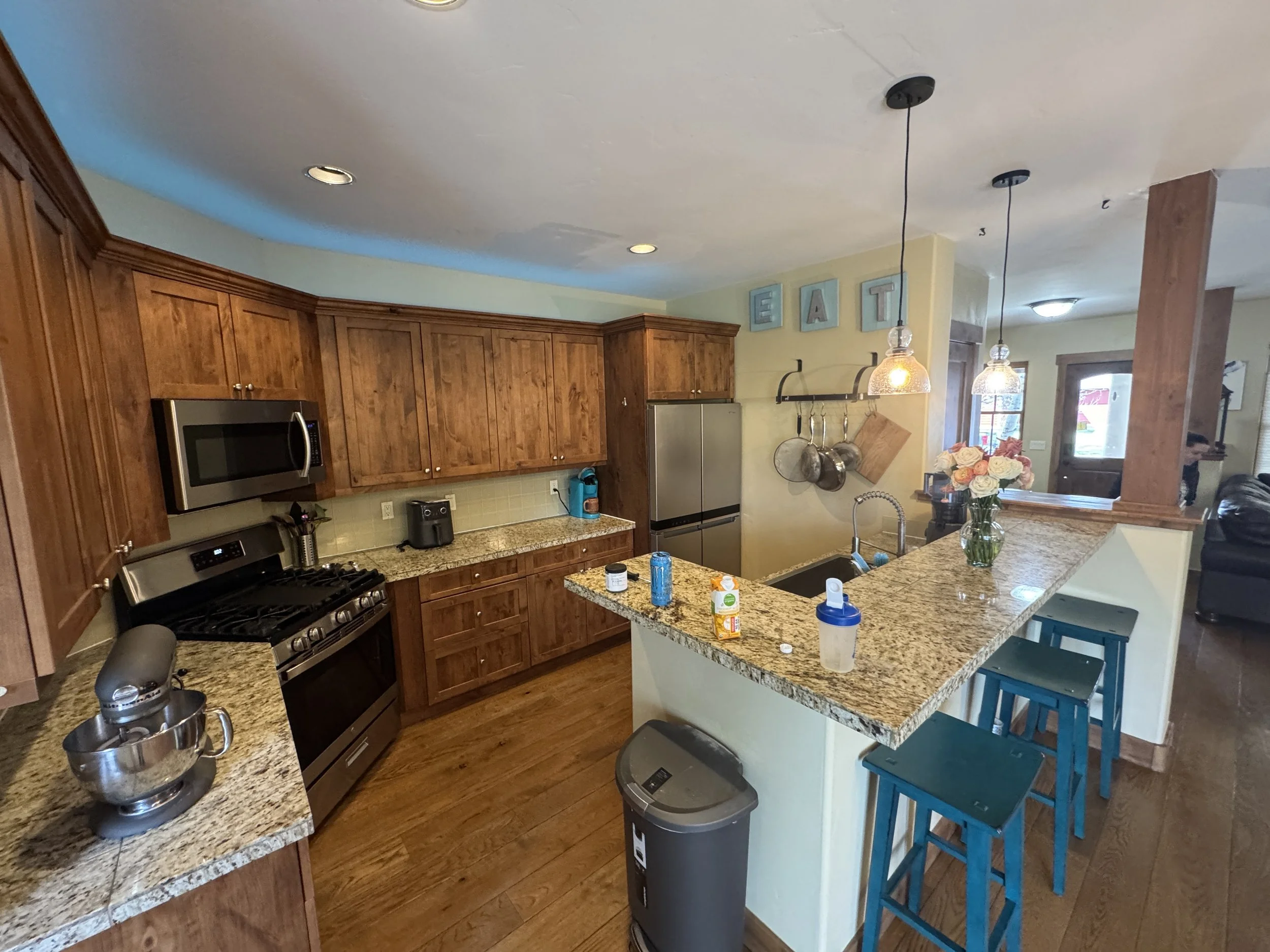 05 Kitchen 01.JPG