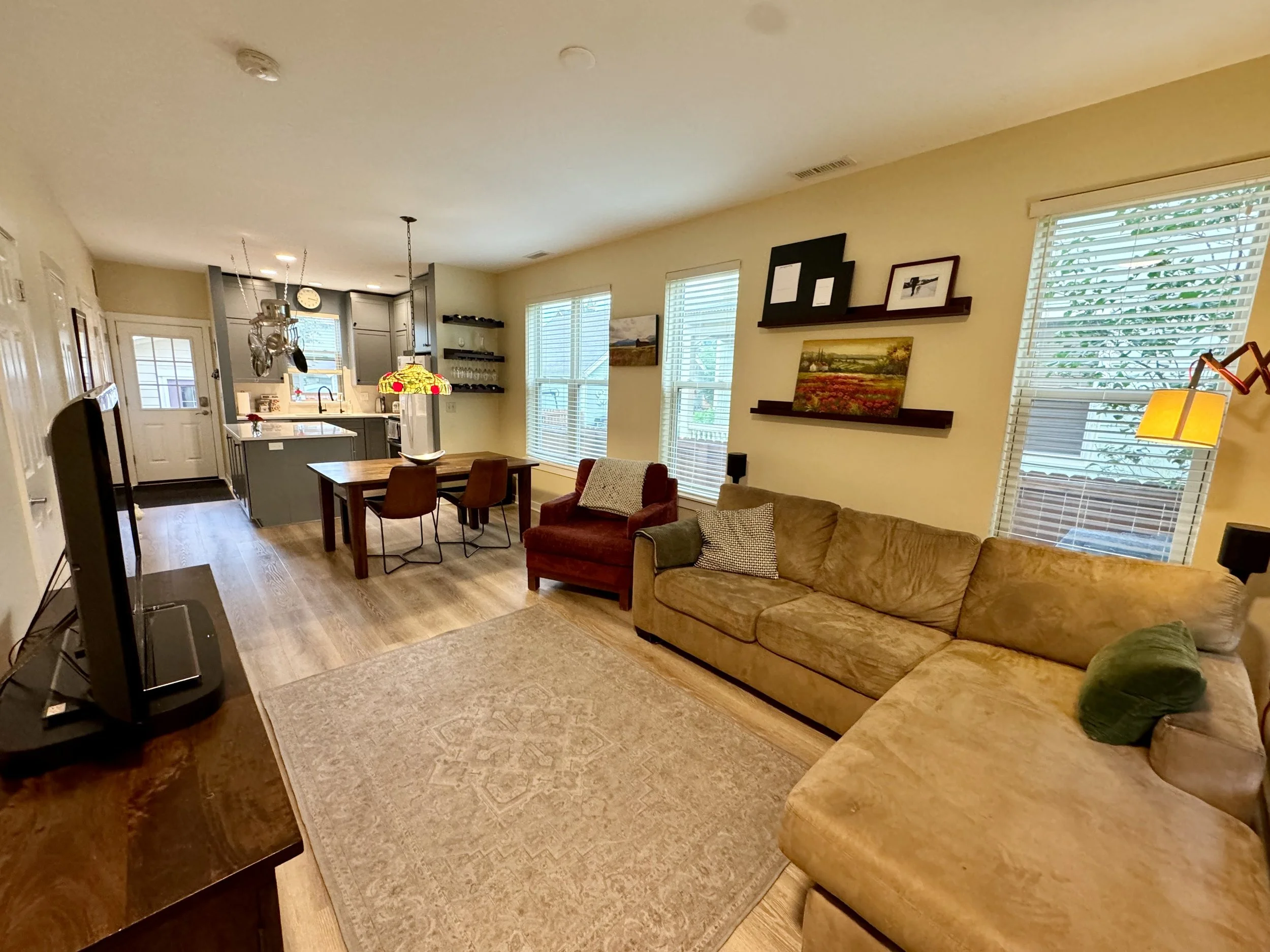 02 Living Area.jpg