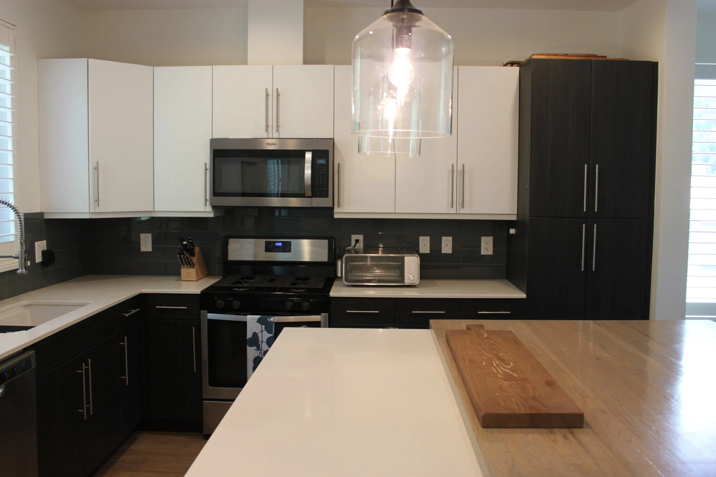02 Kitchen 03.JPG