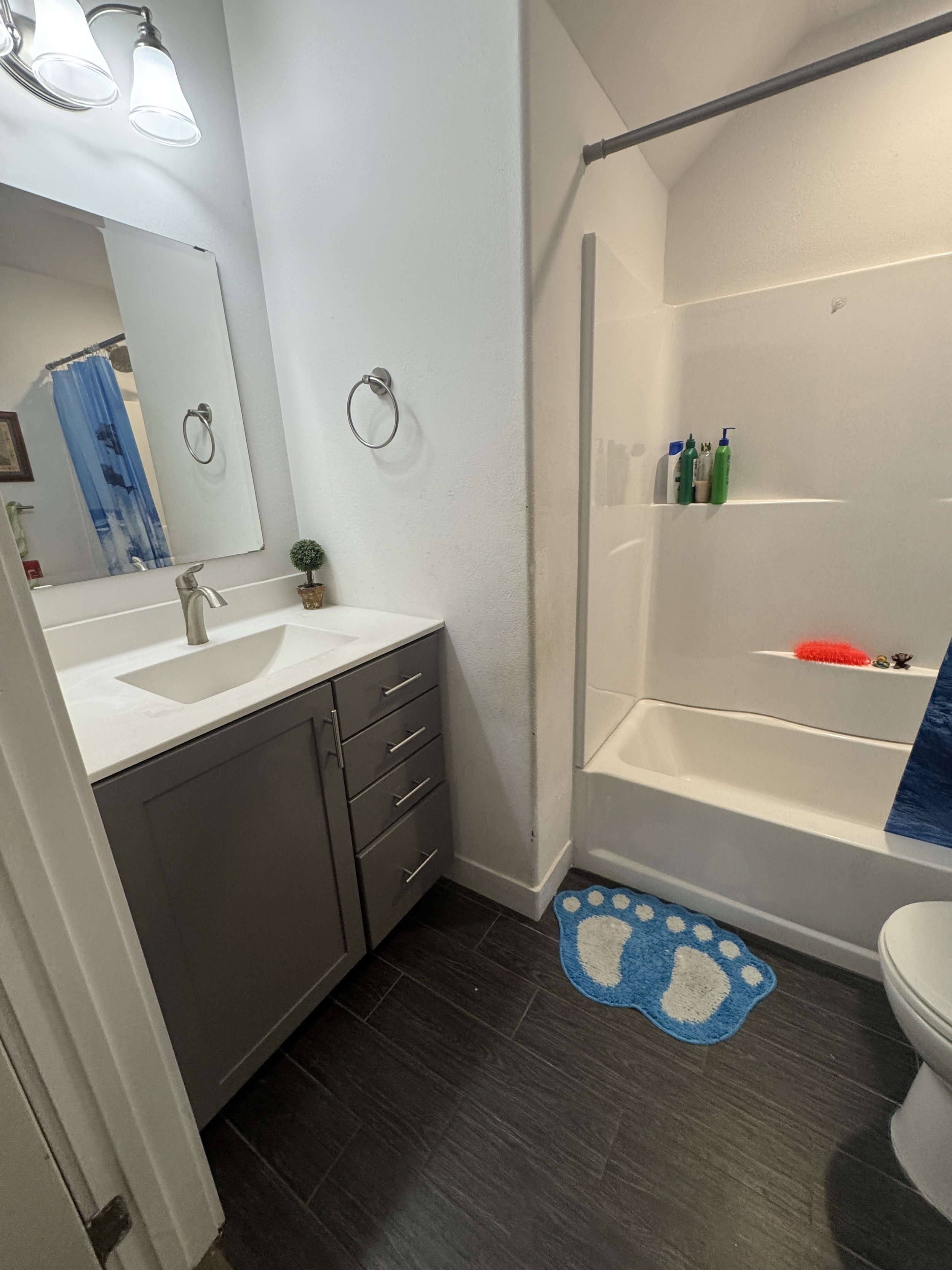 12 Bath Two 01.JPG