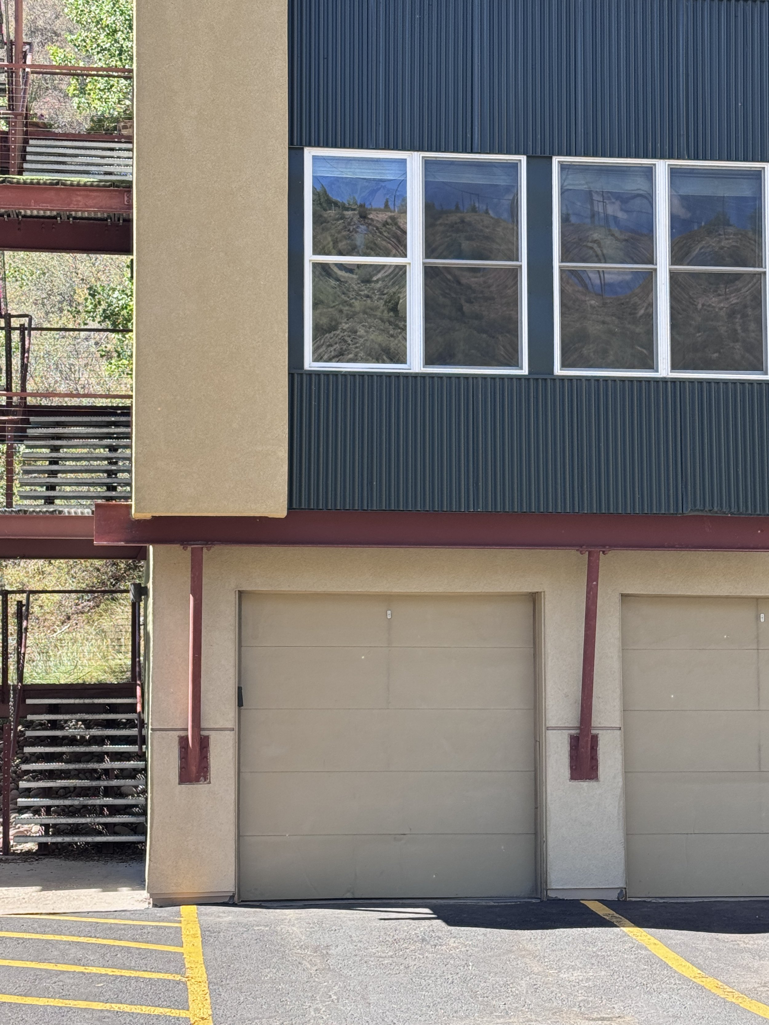 09 Garage 01.jpg