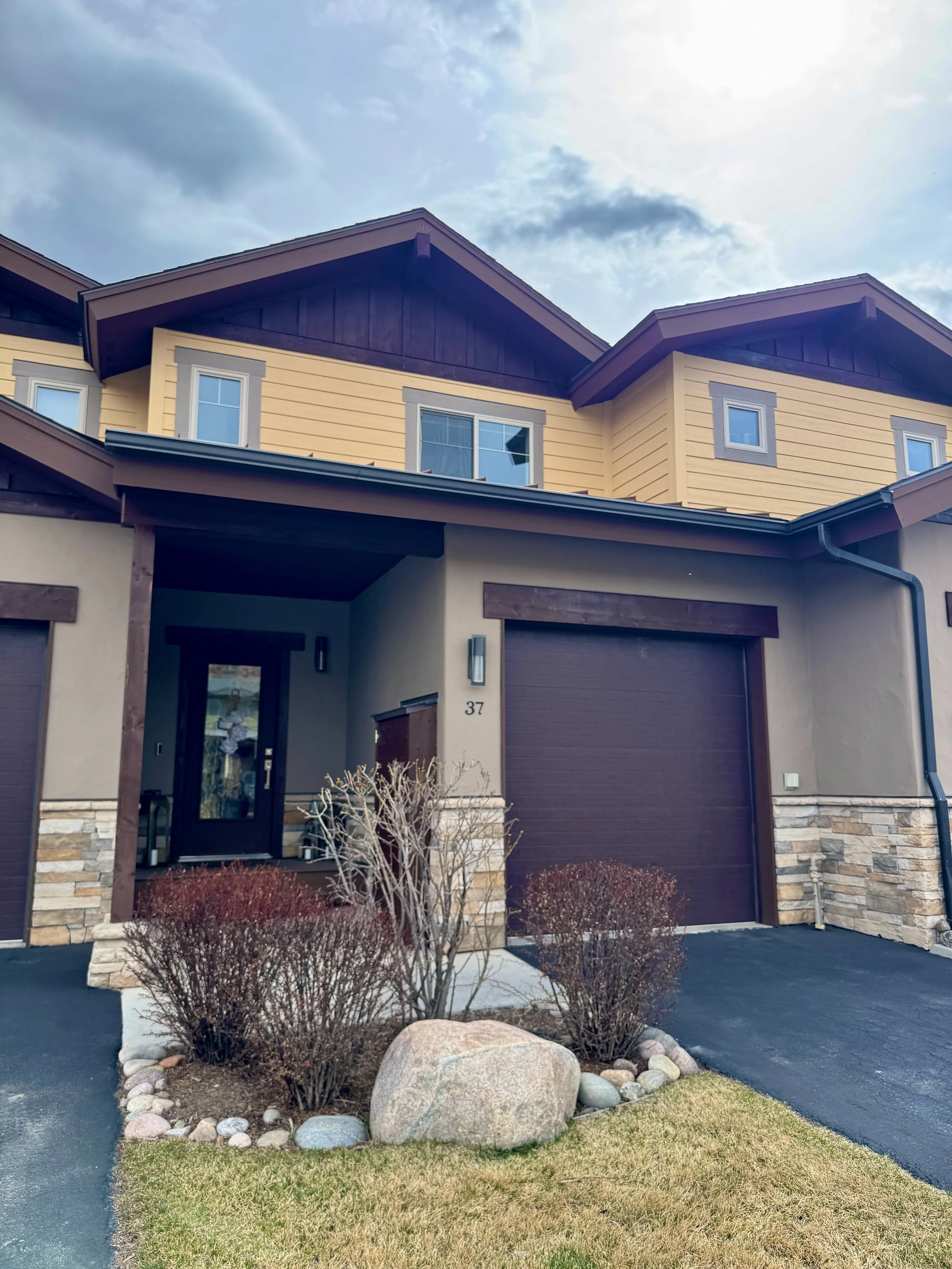 01 Exterior Front 01.jpg