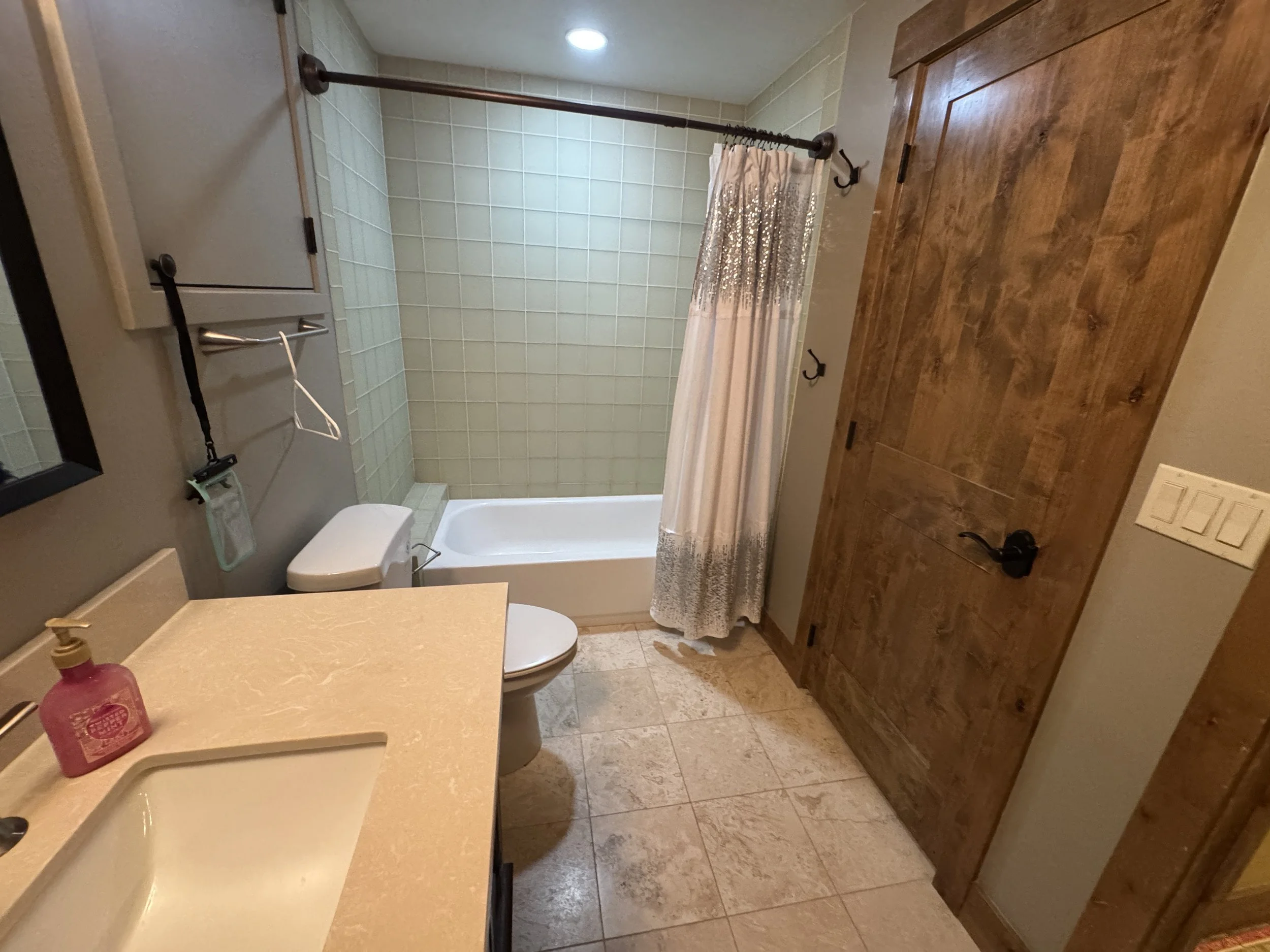 10 Bath One 01.JPG