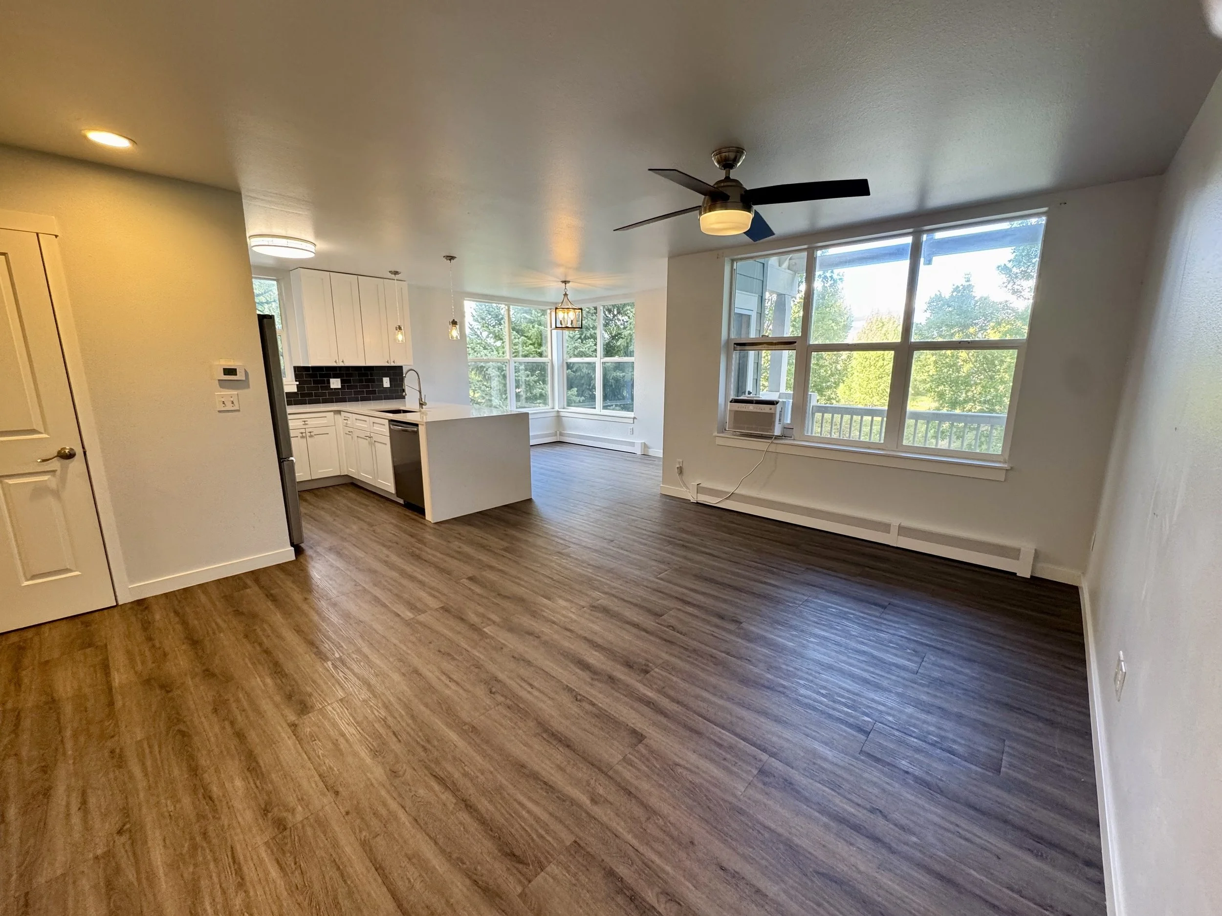 02 Living Room 01.jpg