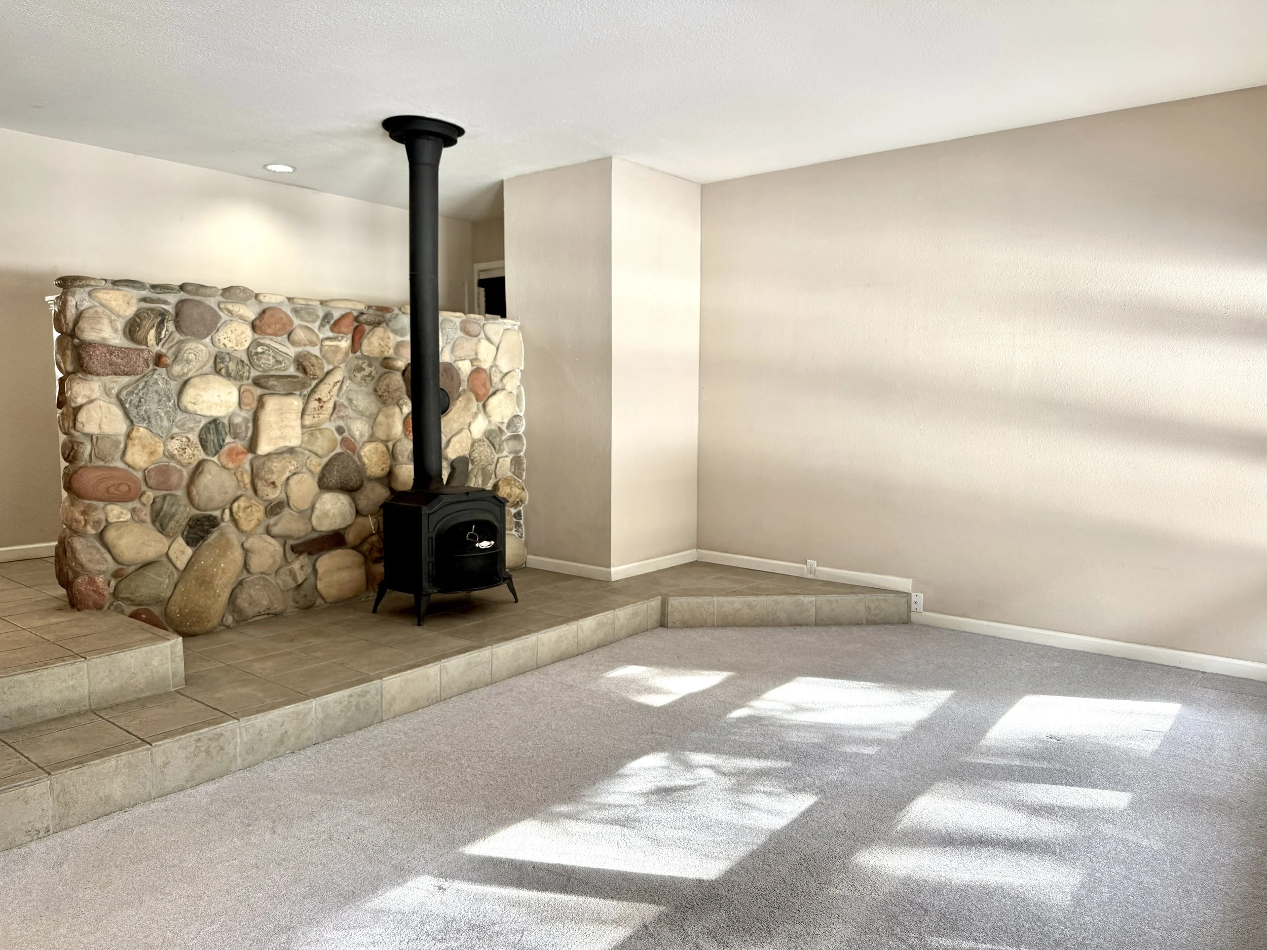 02 Living Room 04.jpg