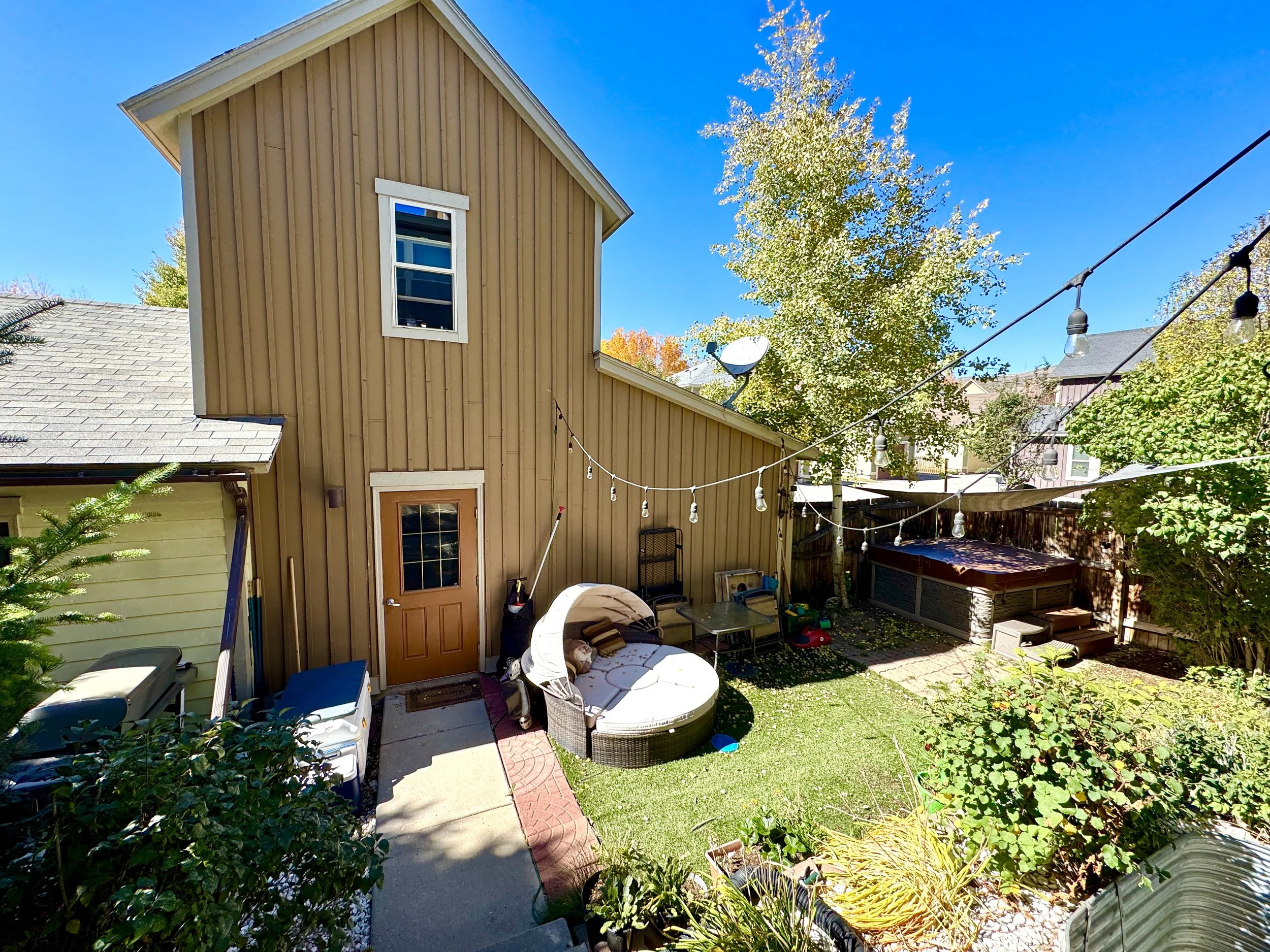 10 Backyard 01.jpg