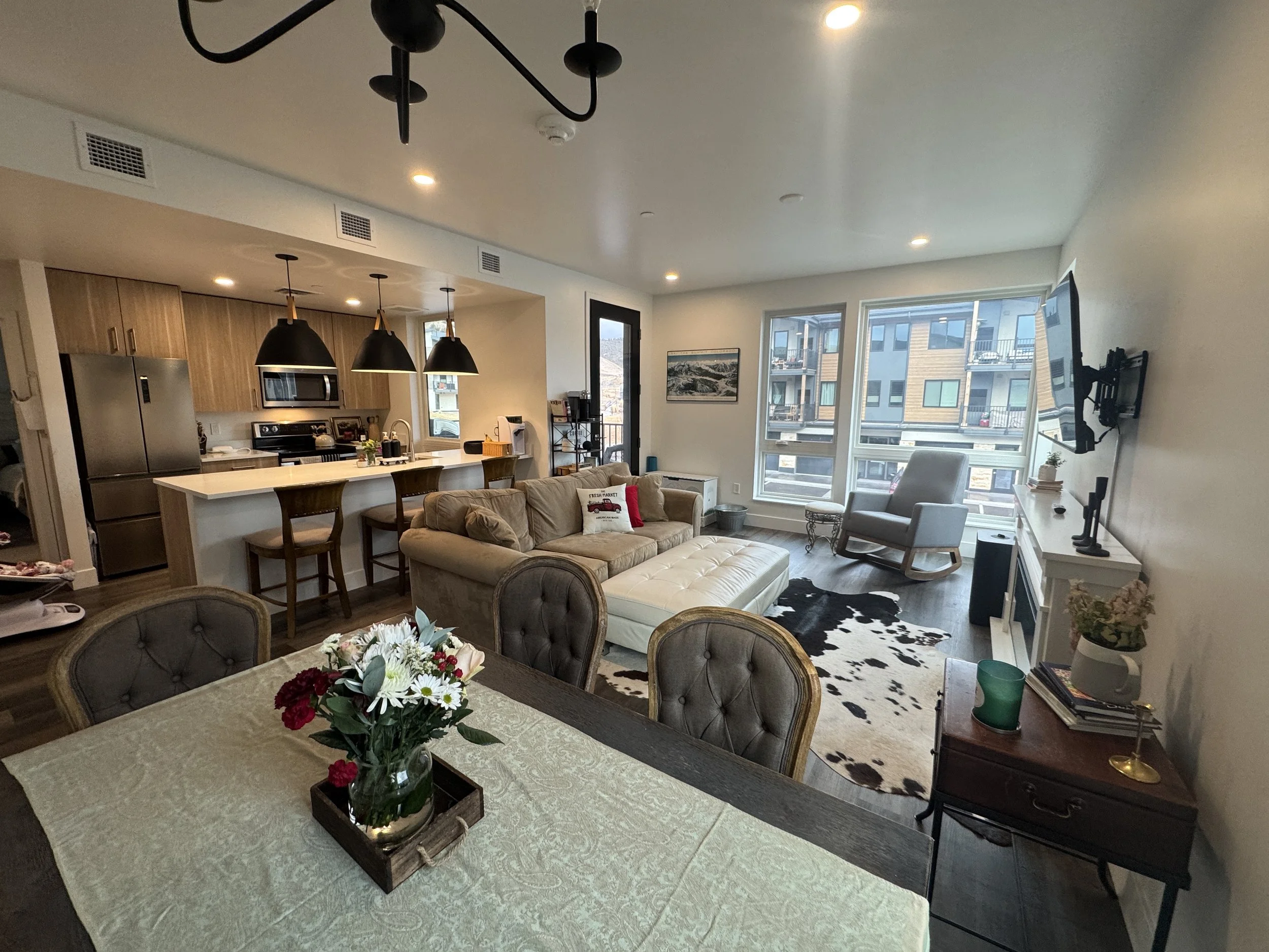 05 Great Room 02.JPG