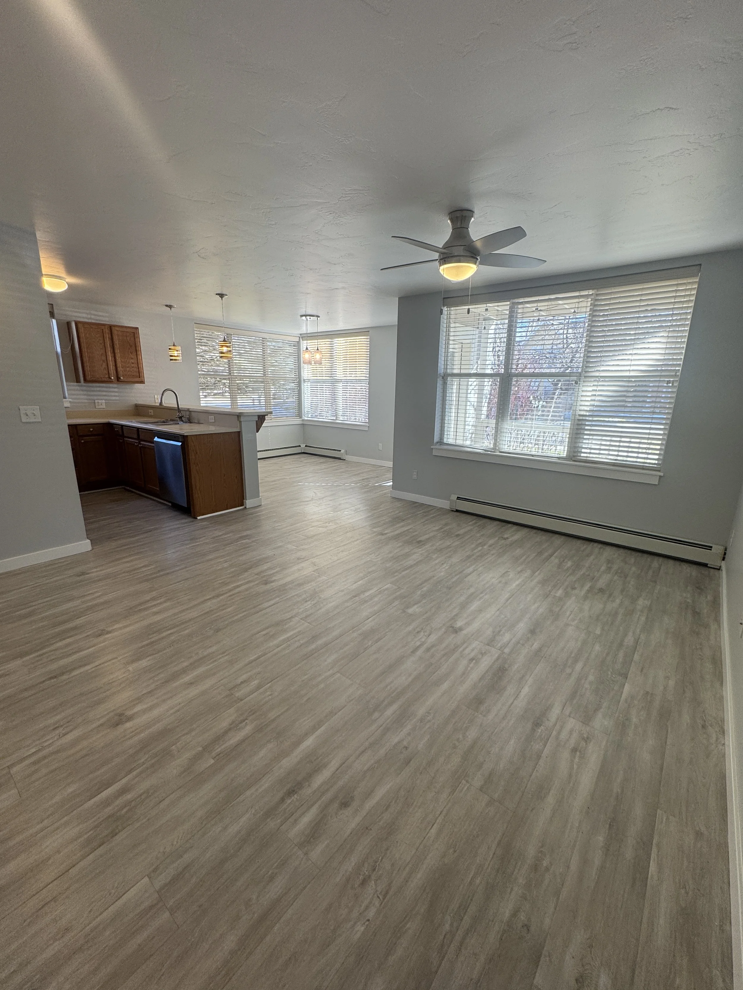 02 Living Kitchen 03.JPG