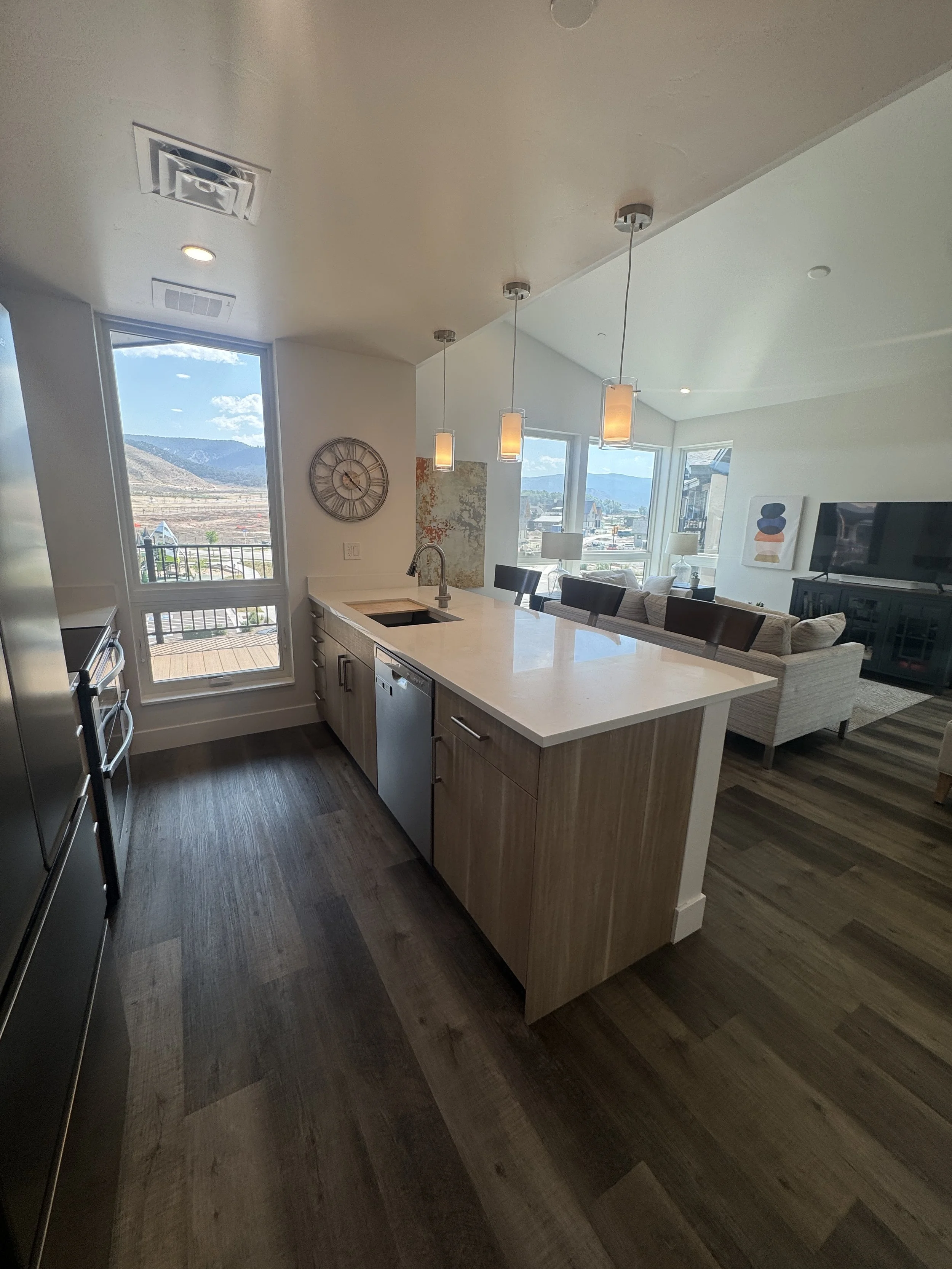 03 Kitchen 01.JPG