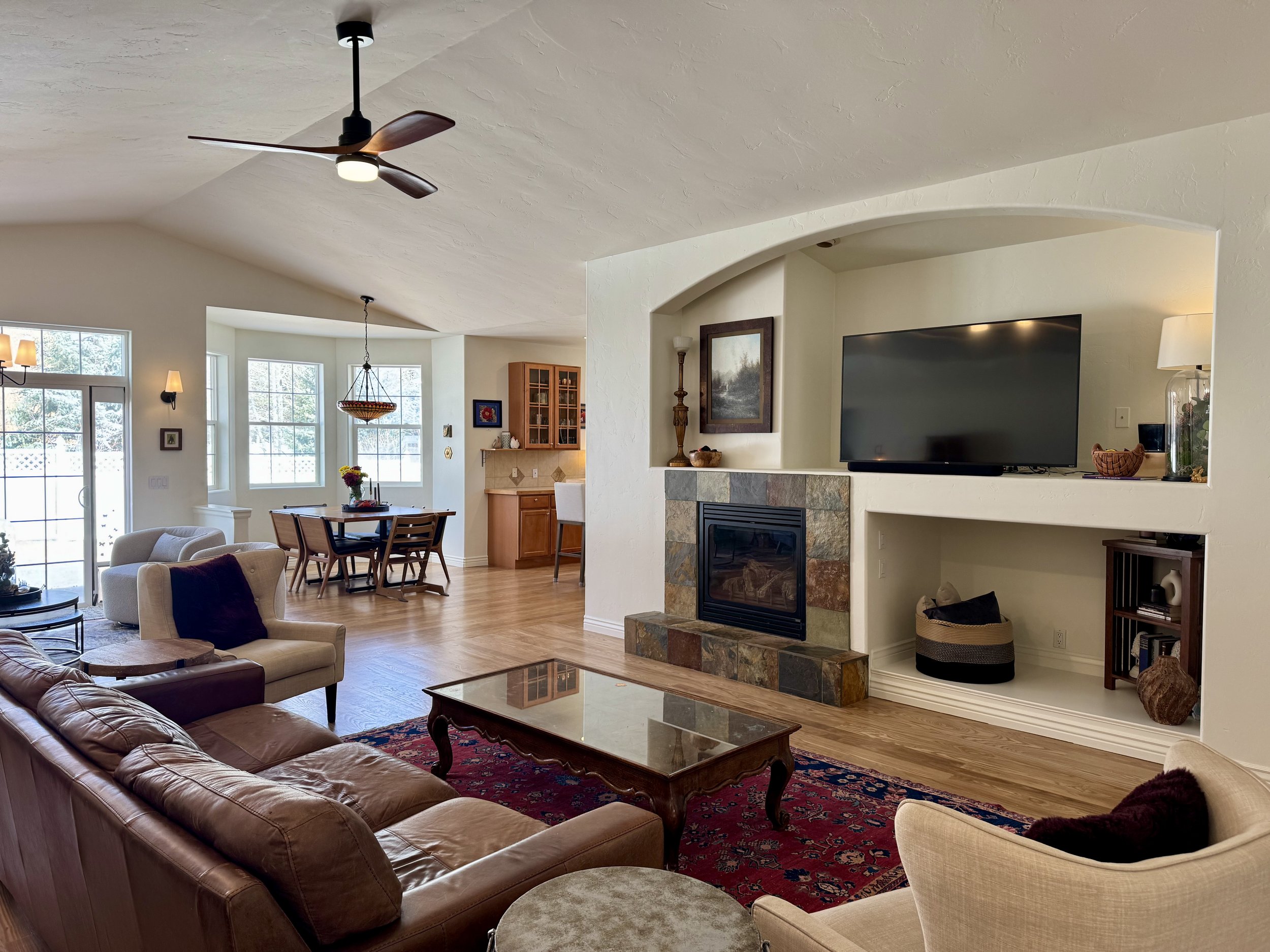 04 100 Stoney Living 01.jpg