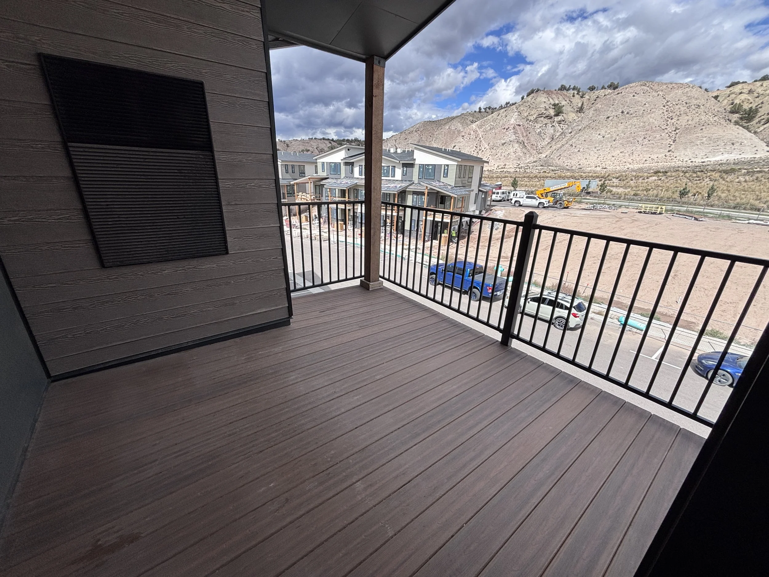 09 Balcony 02.jpg