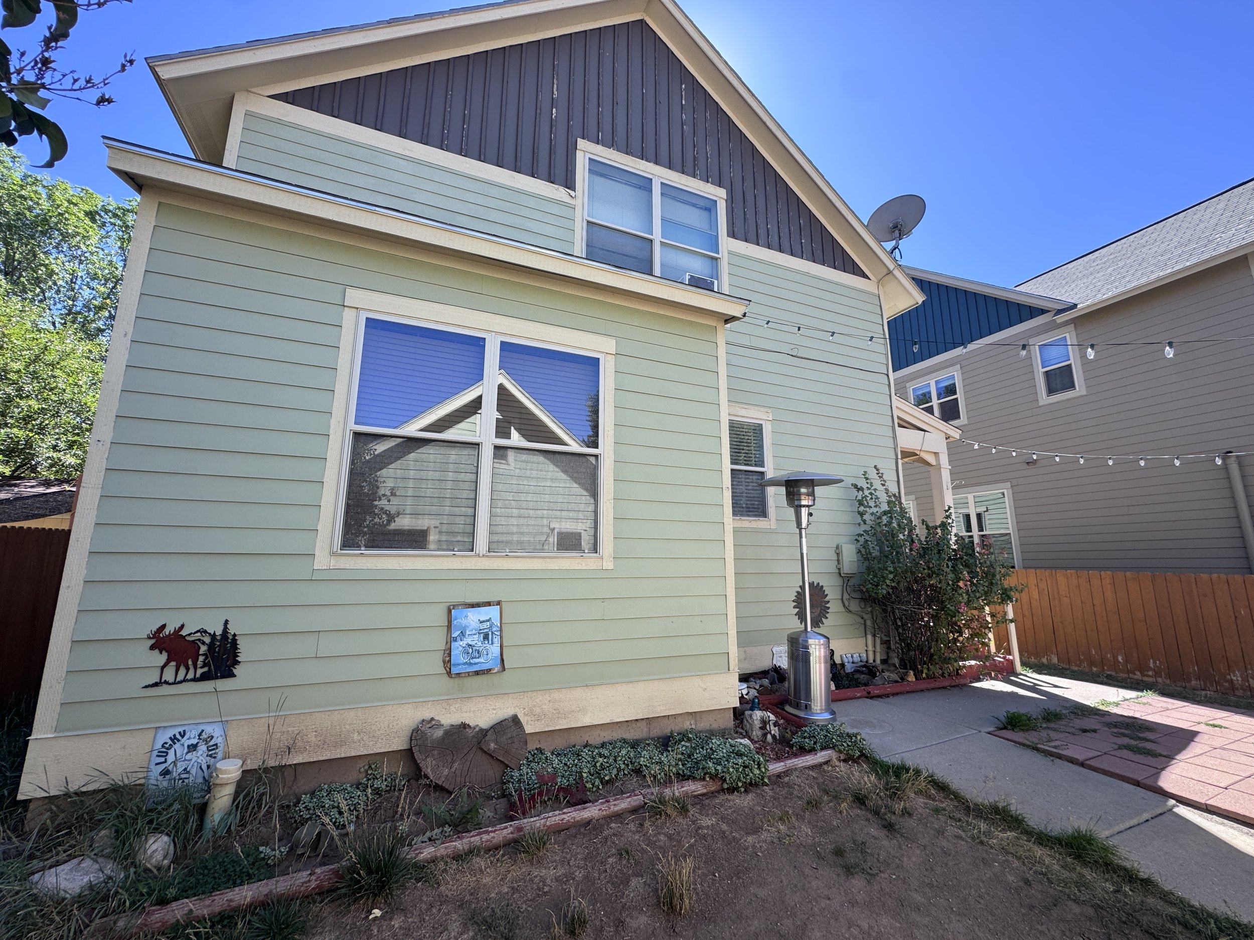 14 Exterior Back 01.jpg