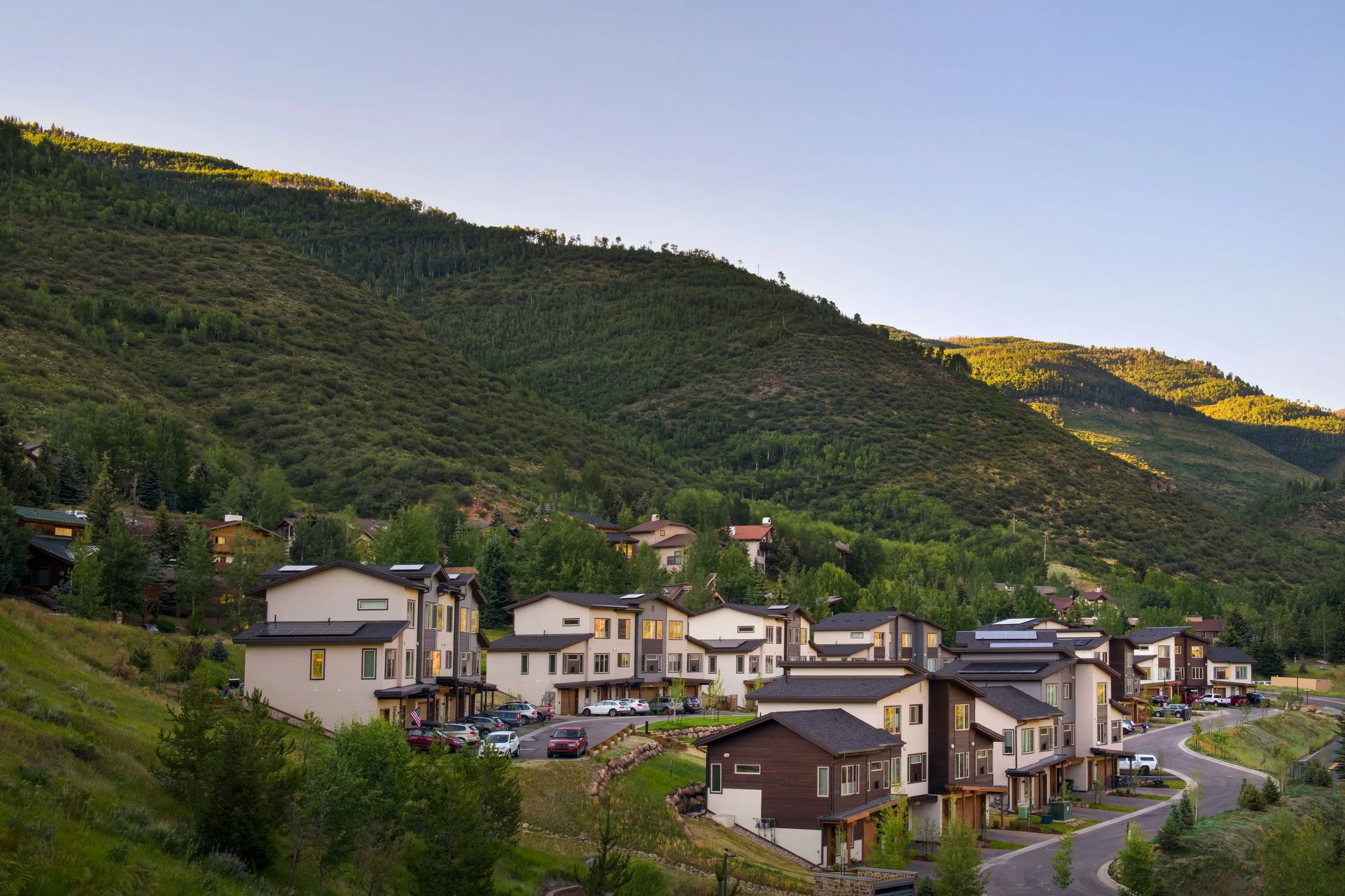 16 Chamonix_SummerExteriorOverview1 lo.jpg