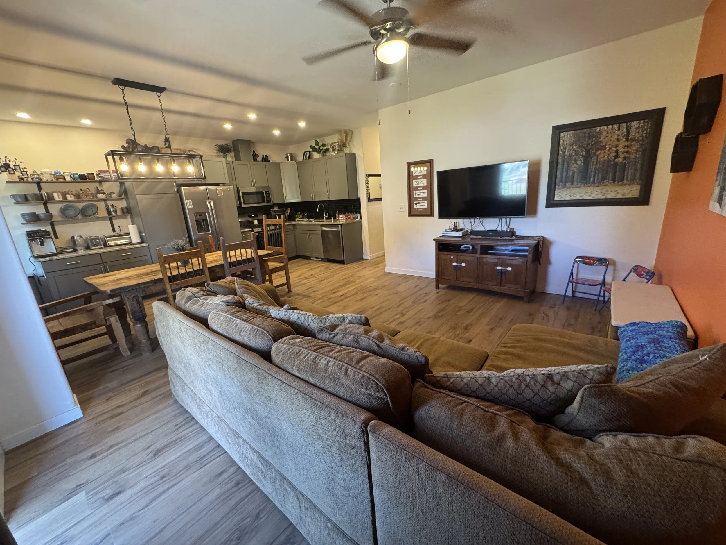 05 Living Kitchen 01.JPG