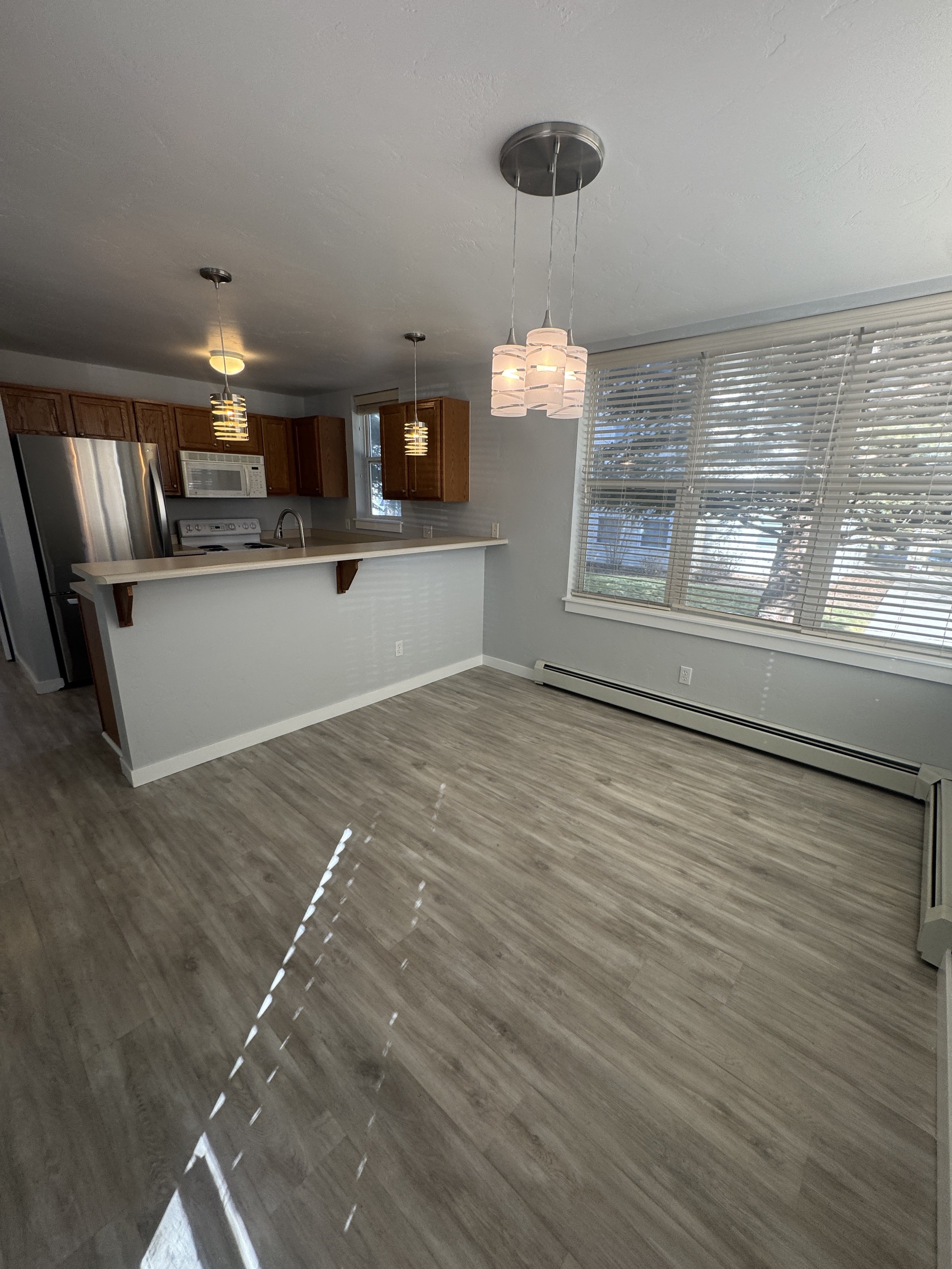 03 Dining Kitchen 01.JPG