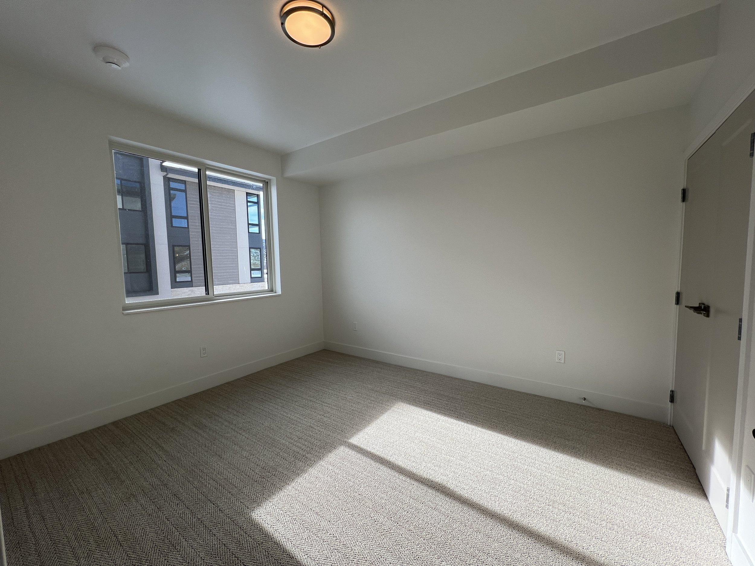 10 C202 Guest Bed 01.jpg