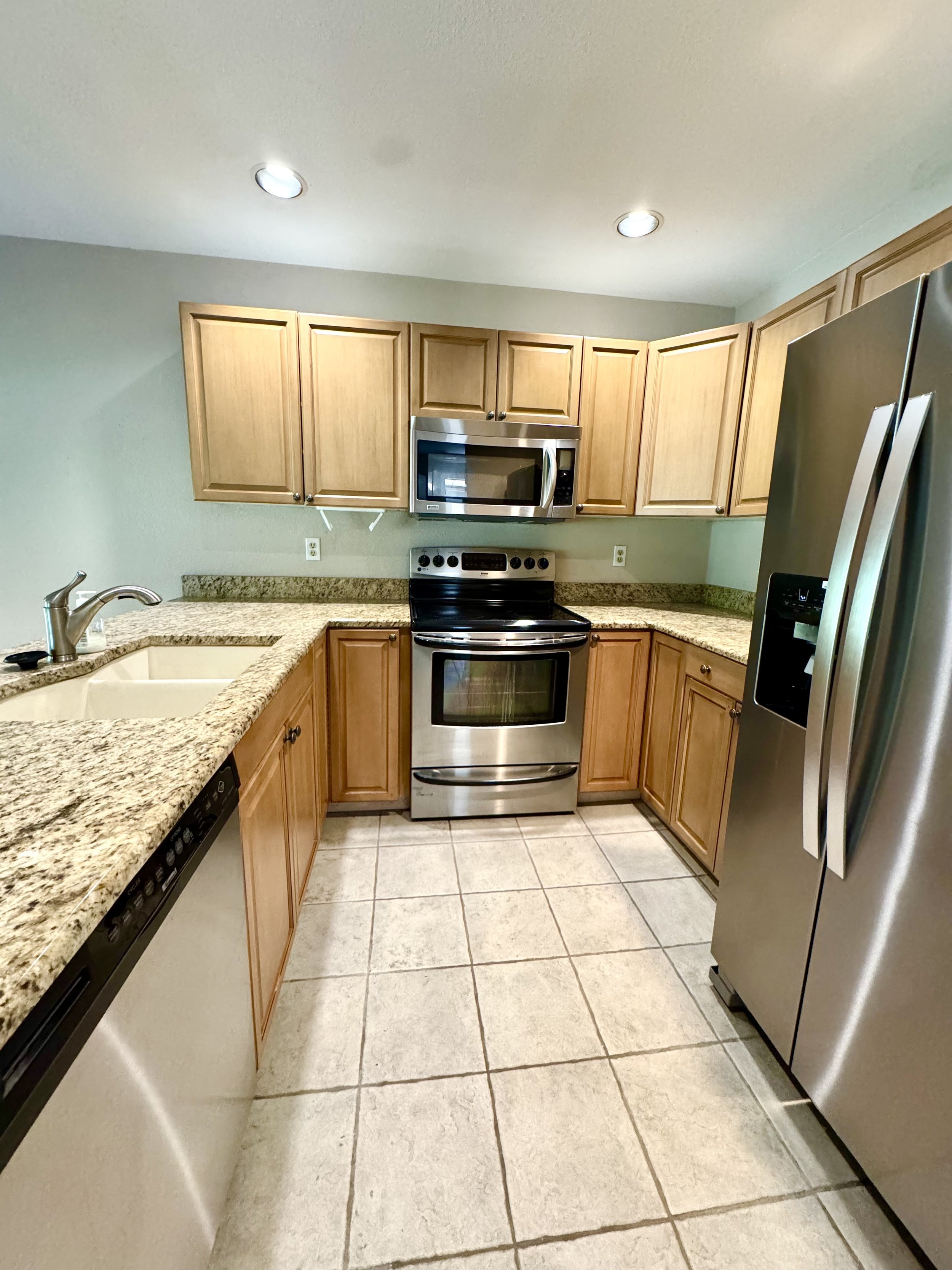 04 Kitchen 01.jpg