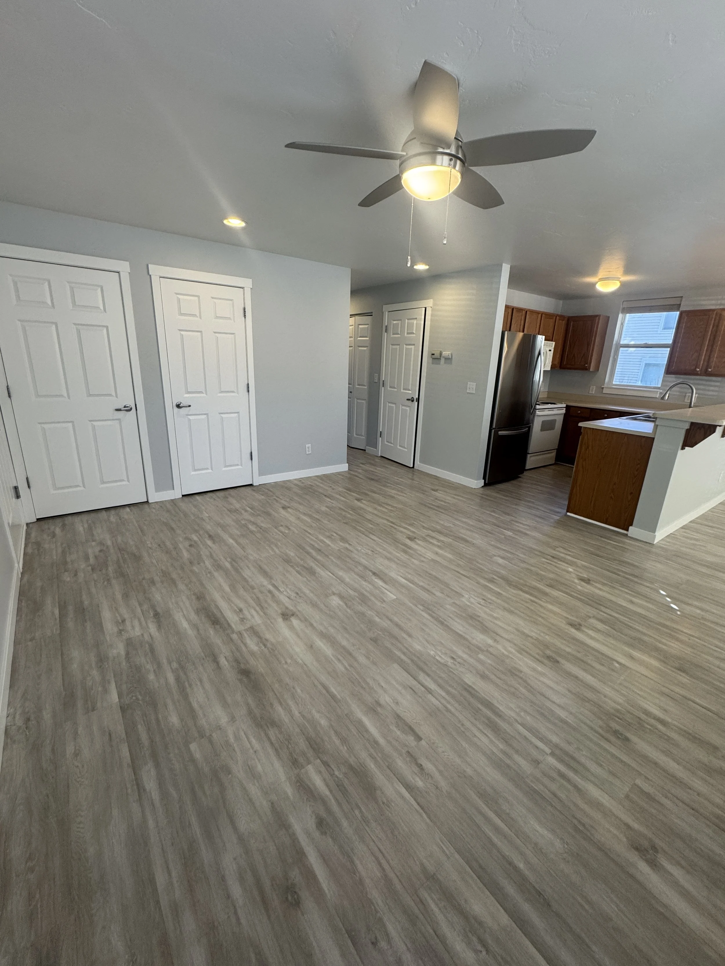 02 Living Kitchen 02.JPG