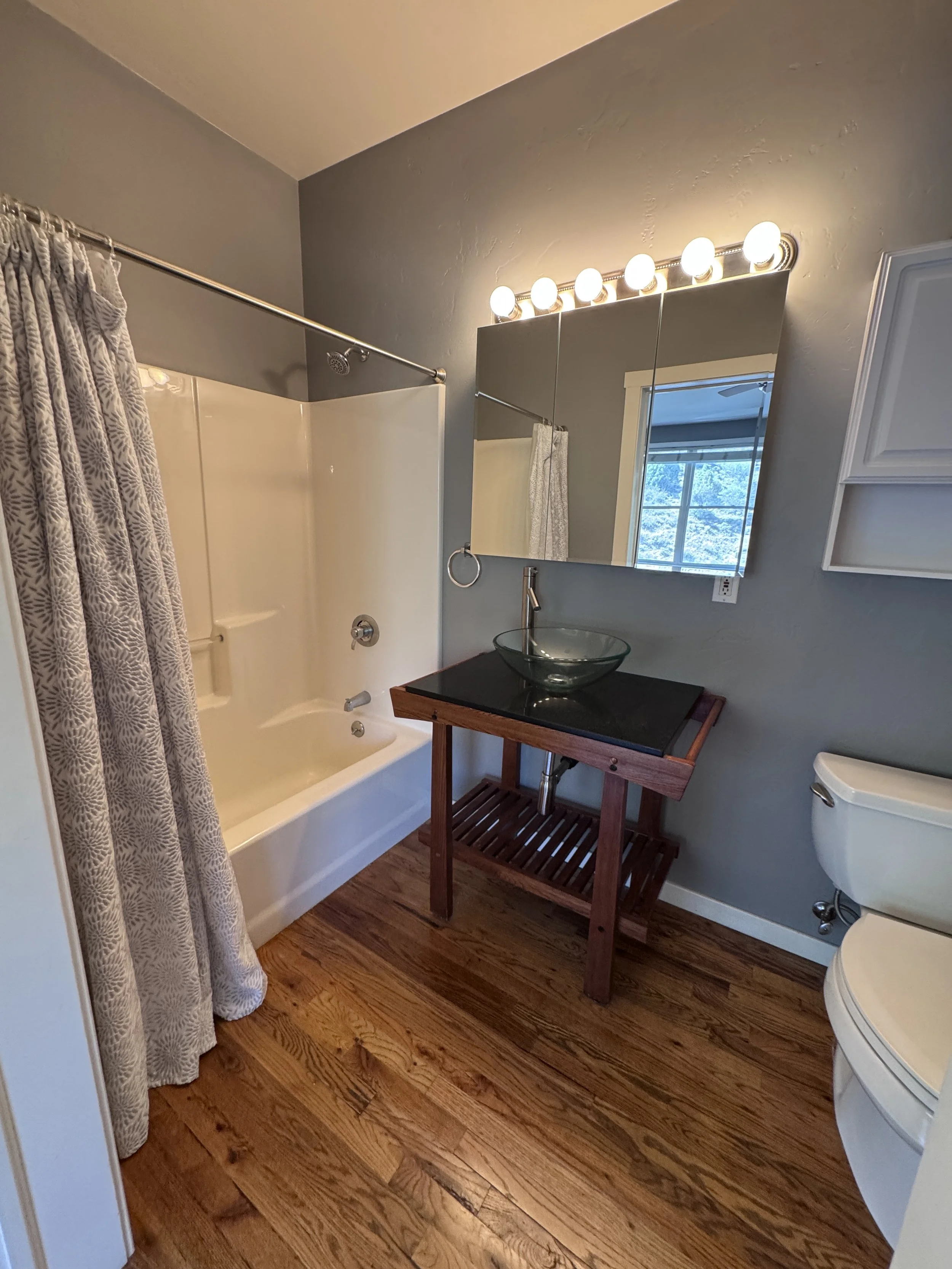 07 Bath Two 02.jpg