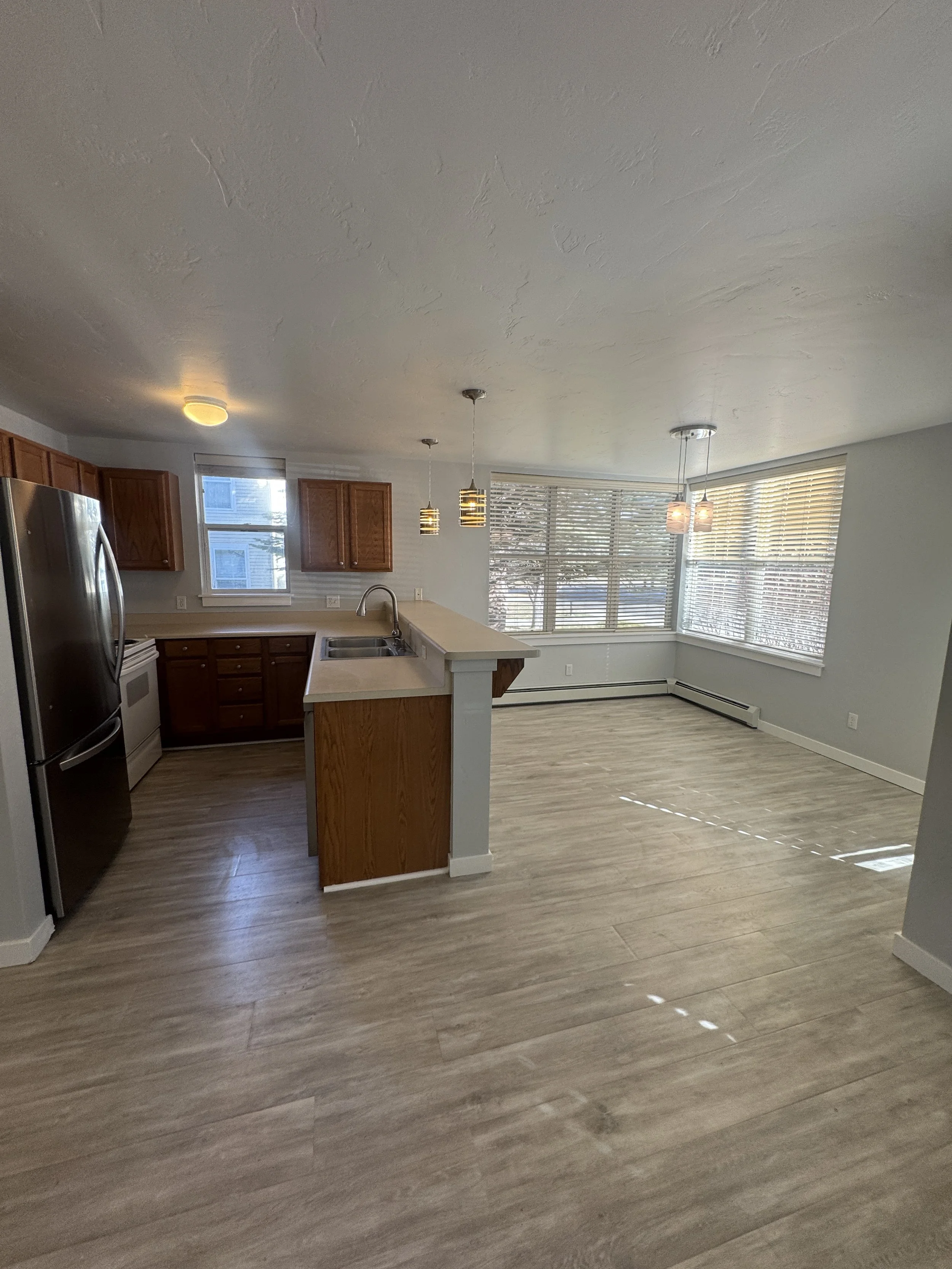 03 Dining Kitchen 02.JPG