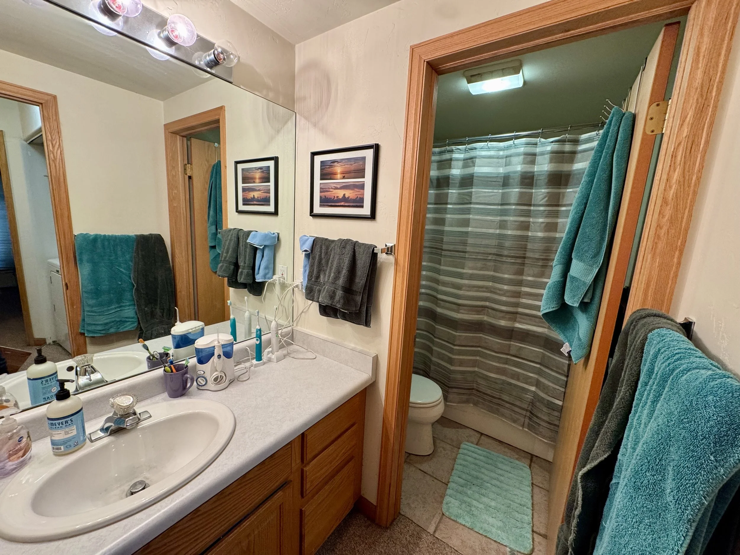 08 Bathroom Two 01.jpg