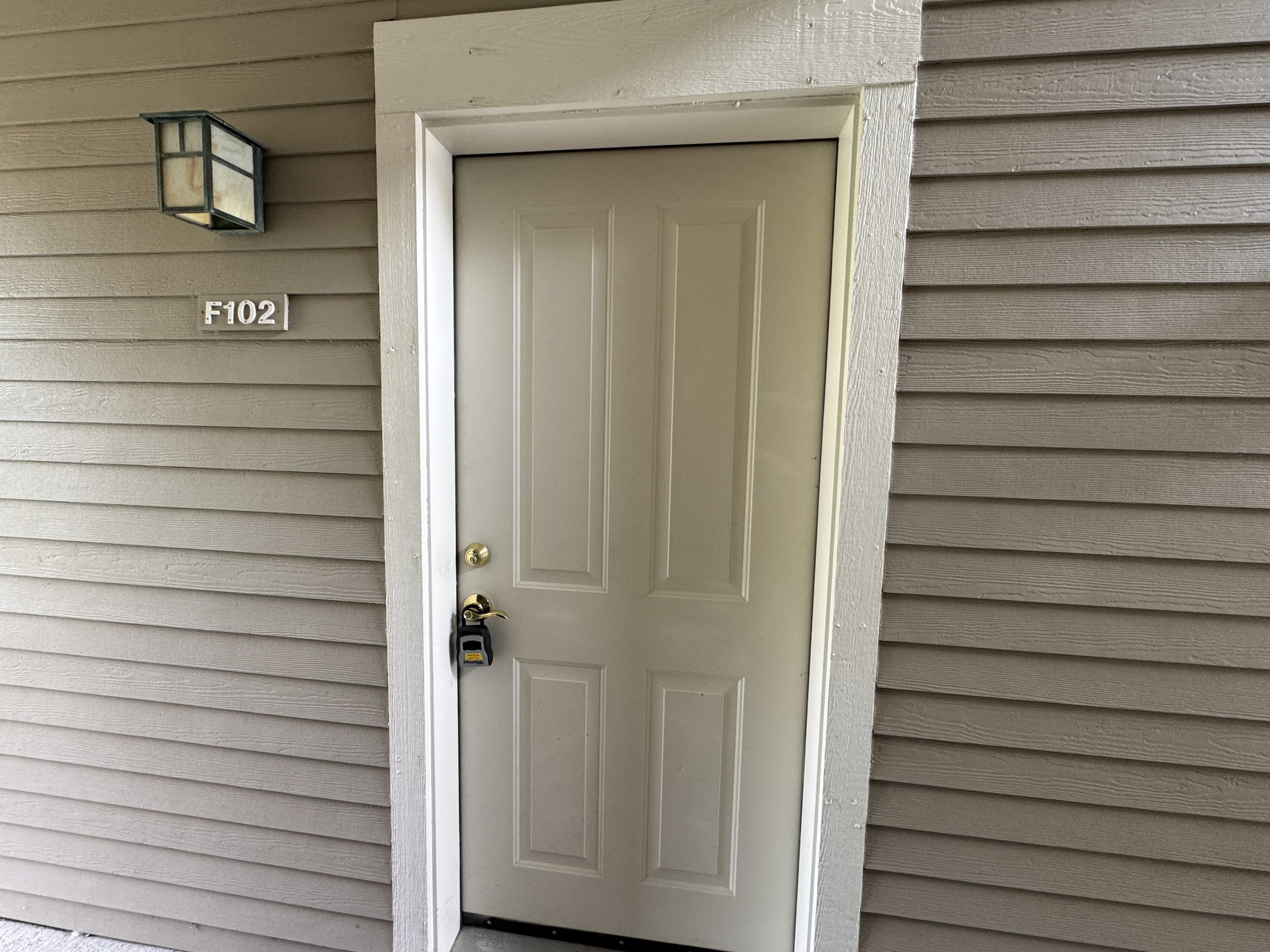 01 Exterior Front 03.JPG