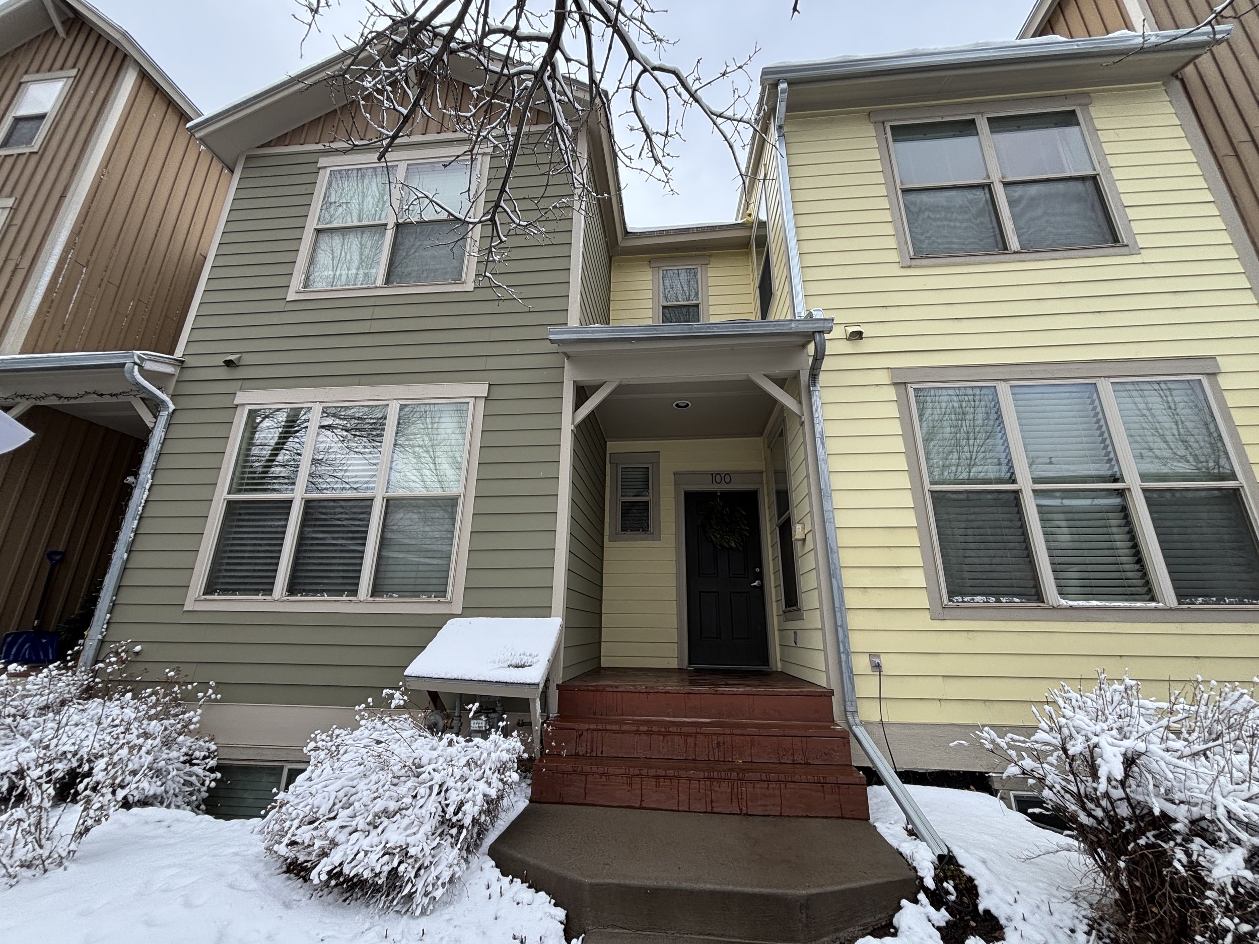 01 Exterior Front 02.JPG